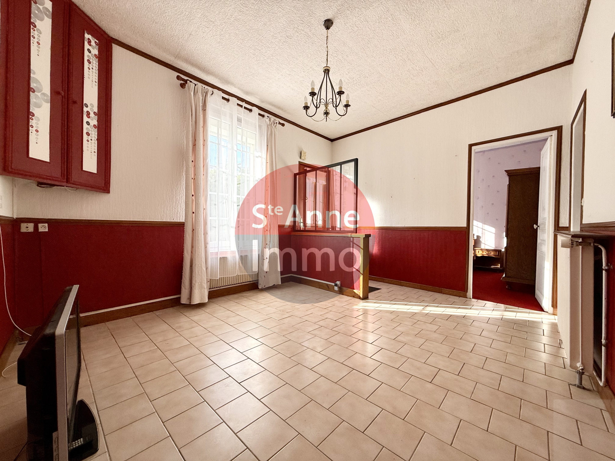 Immo80 – L'immobilier à Amiens et dans la Somme-ROYE – MAISON MITOYENNE – AUTONOMIE DE PLAIN PIED – 3 CHAMBRES – CAVE...
