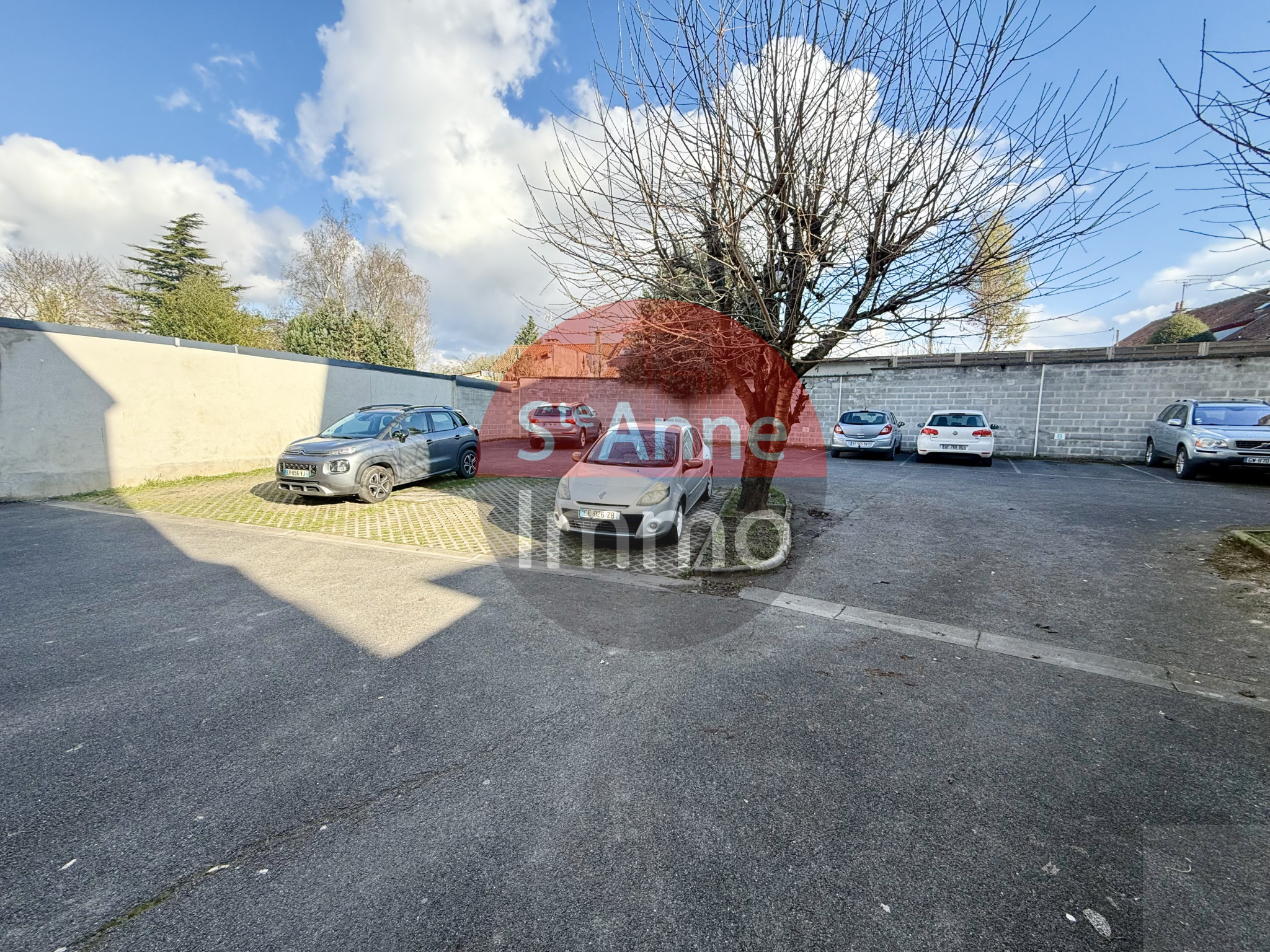 Immo80 – L'immobilier à Amiens et dans la Somme-AMIENS – QUARTIER SAINT ACHEUL – APPARTEMENT T2 – BALCON – PLACE DE PARKING – DERNIERE ETAGE