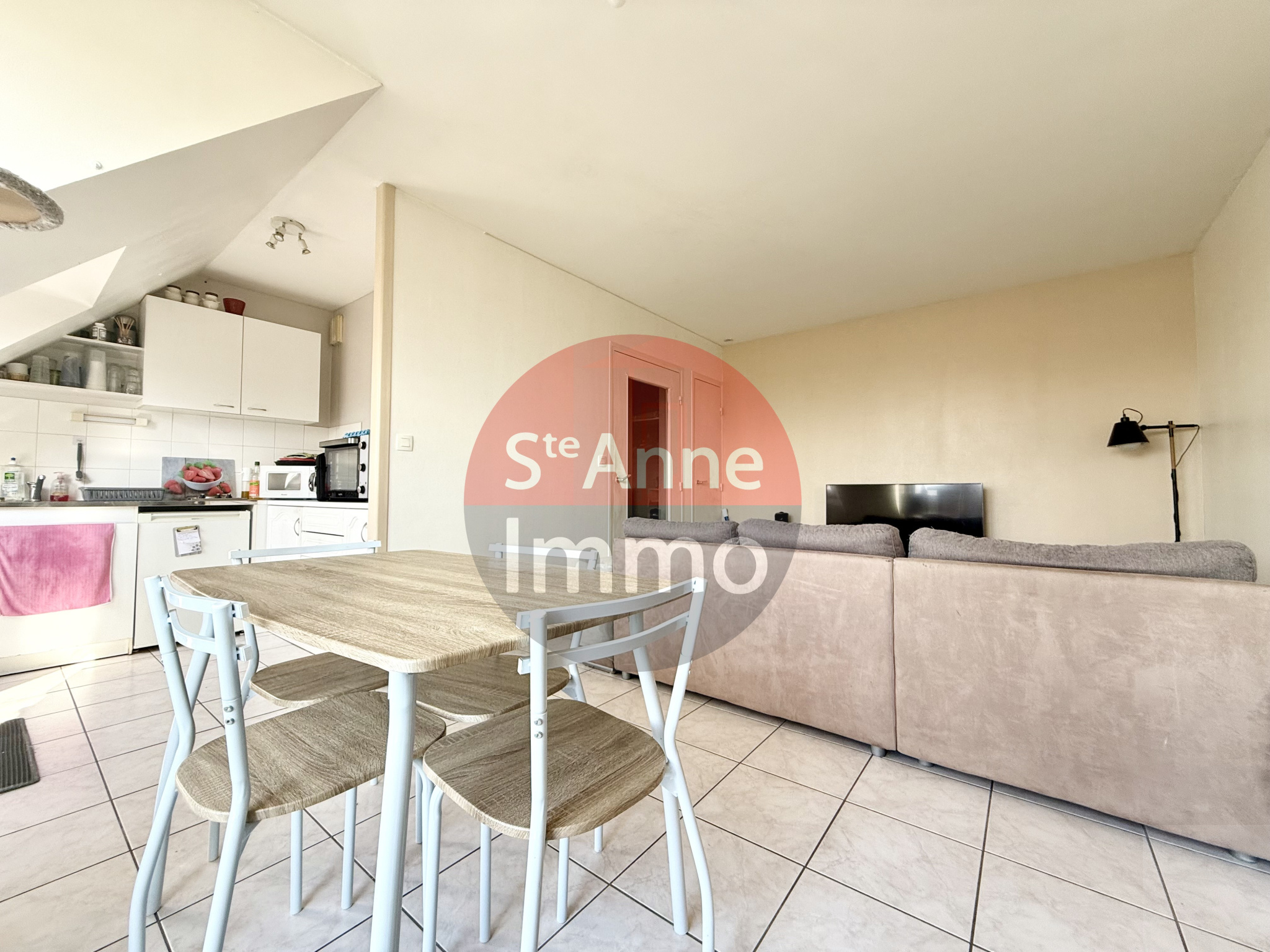 Immo80 – L'immobilier à Amiens et dans la Somme-AMIENS – QUARTIER SAINT ACHEUL – APPARTEMENT T2 – BALCON – PLACE DE PARKING – DERNIERE ETAGE