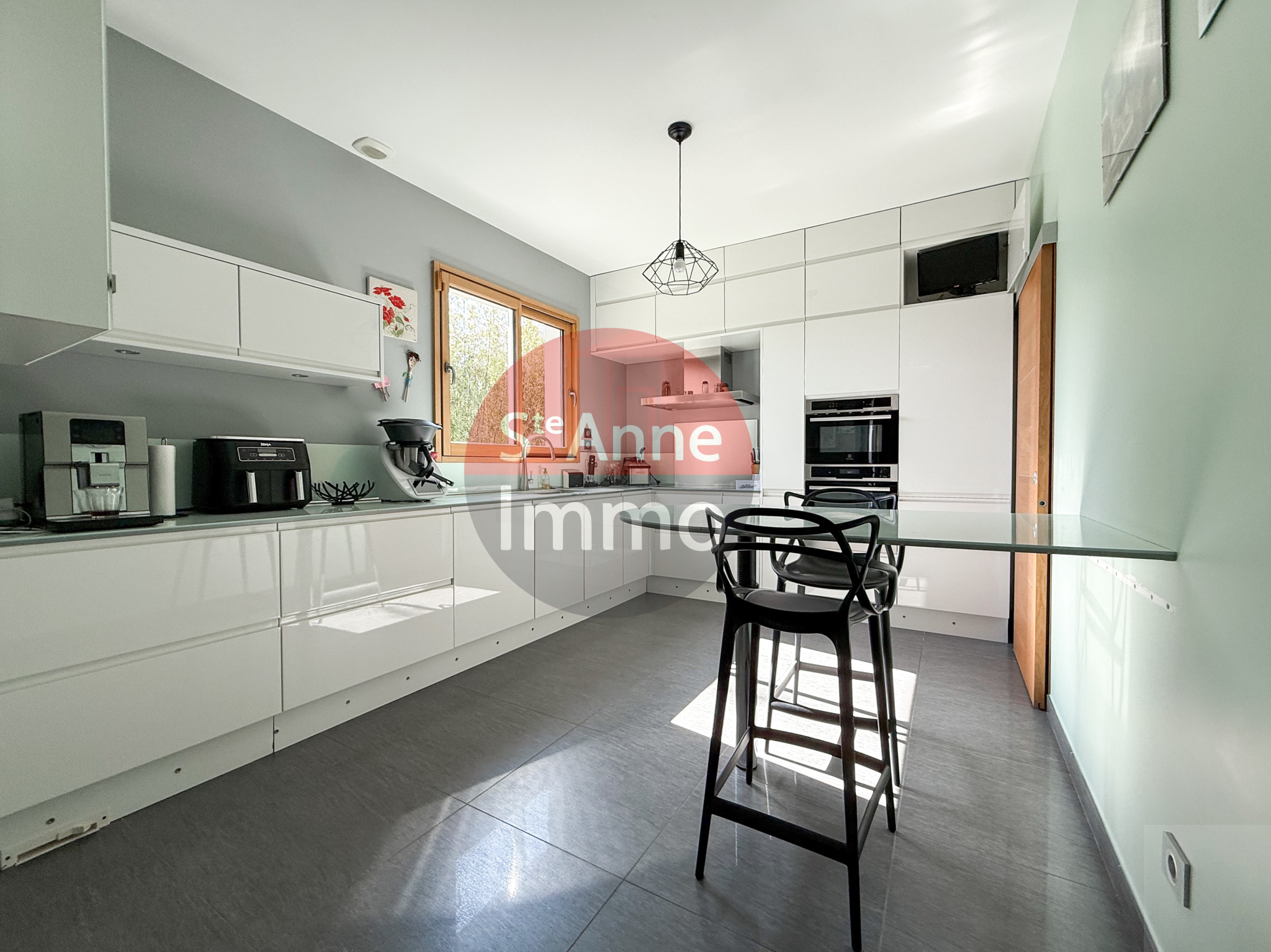 Immo80 – L'immobilier à Amiens et dans la Somme-ROYE – PAVILLON INDIVIDUEL – SOUS SOL COMPLET – AUTONOMIE DE PLAIN PIED – 4 CHAMBRES – GARAGE – JARDIN