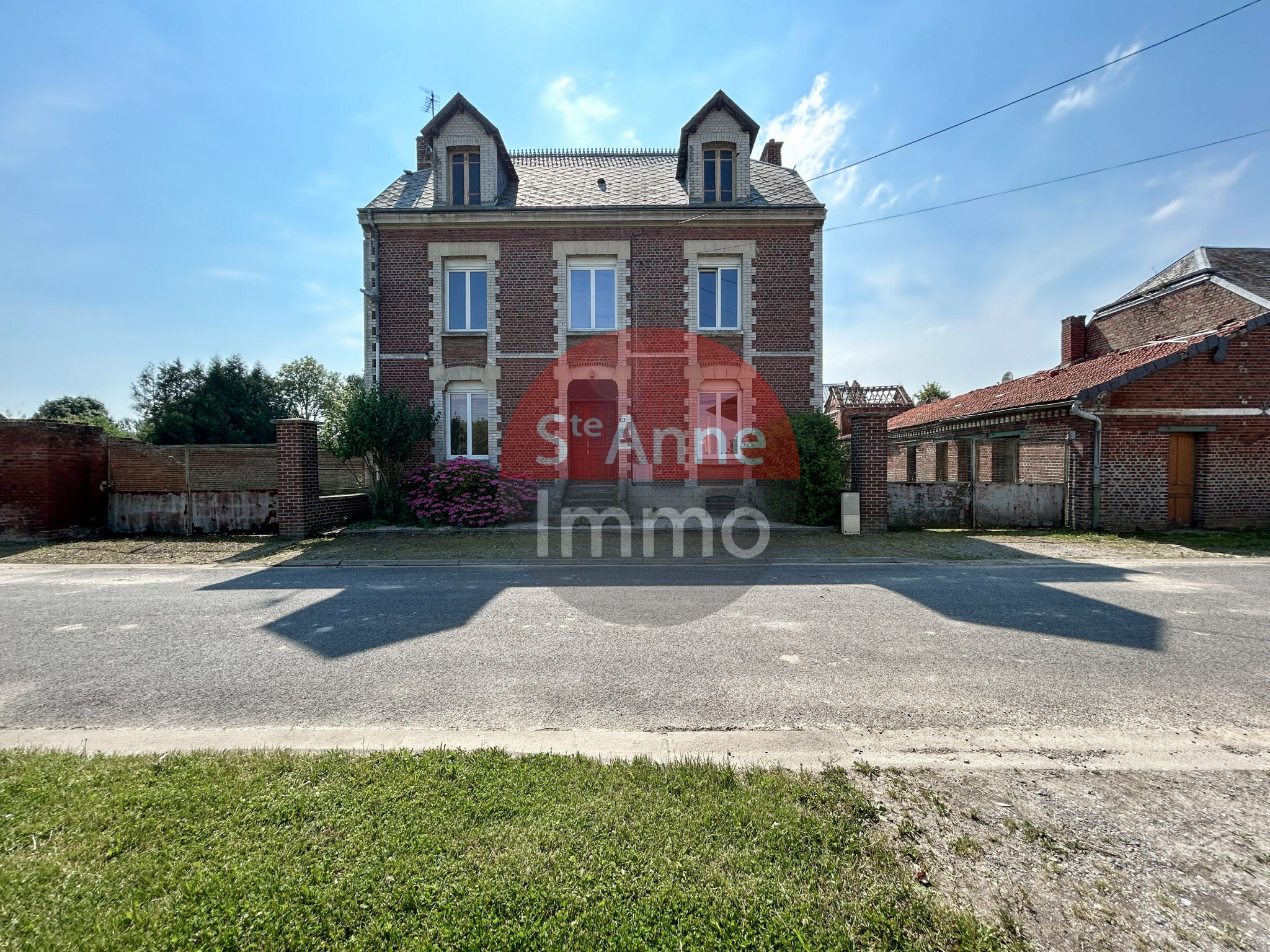 Immo80 – L'immobilier à Amiens et dans la Somme-HATTENCOURT – MAISON INDIVIDUELLE – 4 CHAMBRES – CAVE – DEPENDANCES – JARDIN