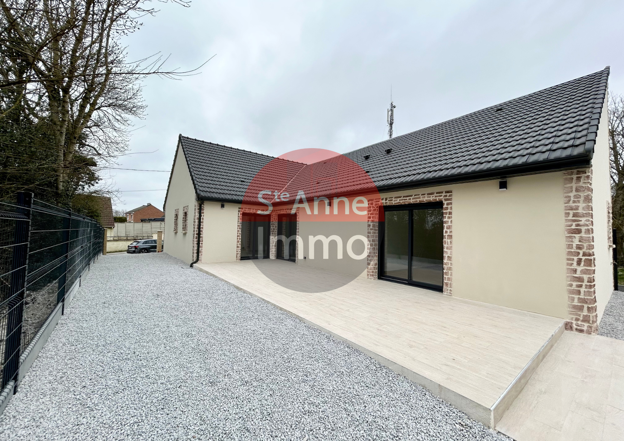 Immo80 – L'immobilier à Amiens et dans la Somme-FRESNOY-LE-GRAND – MAISON INDIVIDUELLE DE PLAIN PIED – 3 CHAMBRES – TERRASSE...