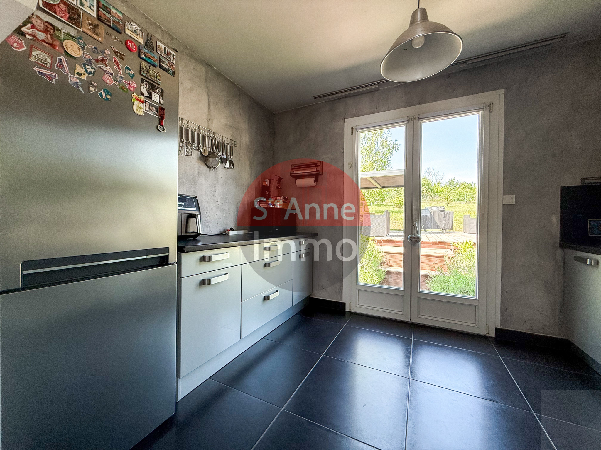Immo80 – L'immobilier à Amiens et dans la Somme-DOMART-SUR-LA-LUCE – 135m2 – PAVILLON INDIVIDUEL – AUTONOMIE DE PLAIN PIED – 4 CHAMBRES – JARDIN – PISCINE – T