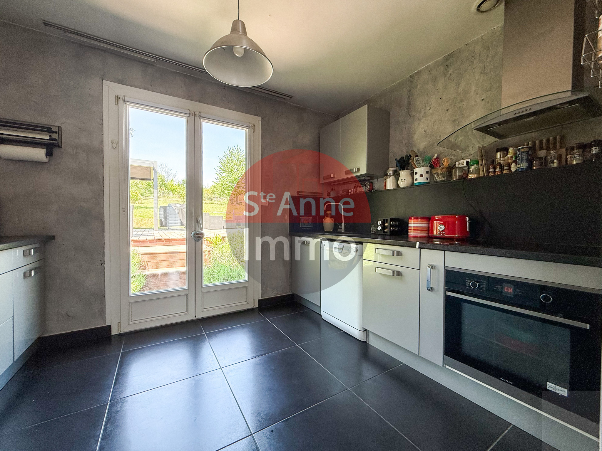 Immo80 – L'immobilier à Amiens et dans la Somme-DOMART-SUR-LA-LUCE – 135m2 – PAVILLON INDIVIDUEL – AUTONOMIE DE PLAIN PIED – 4 CHAMBRES – JARDIN – PISCINE – T