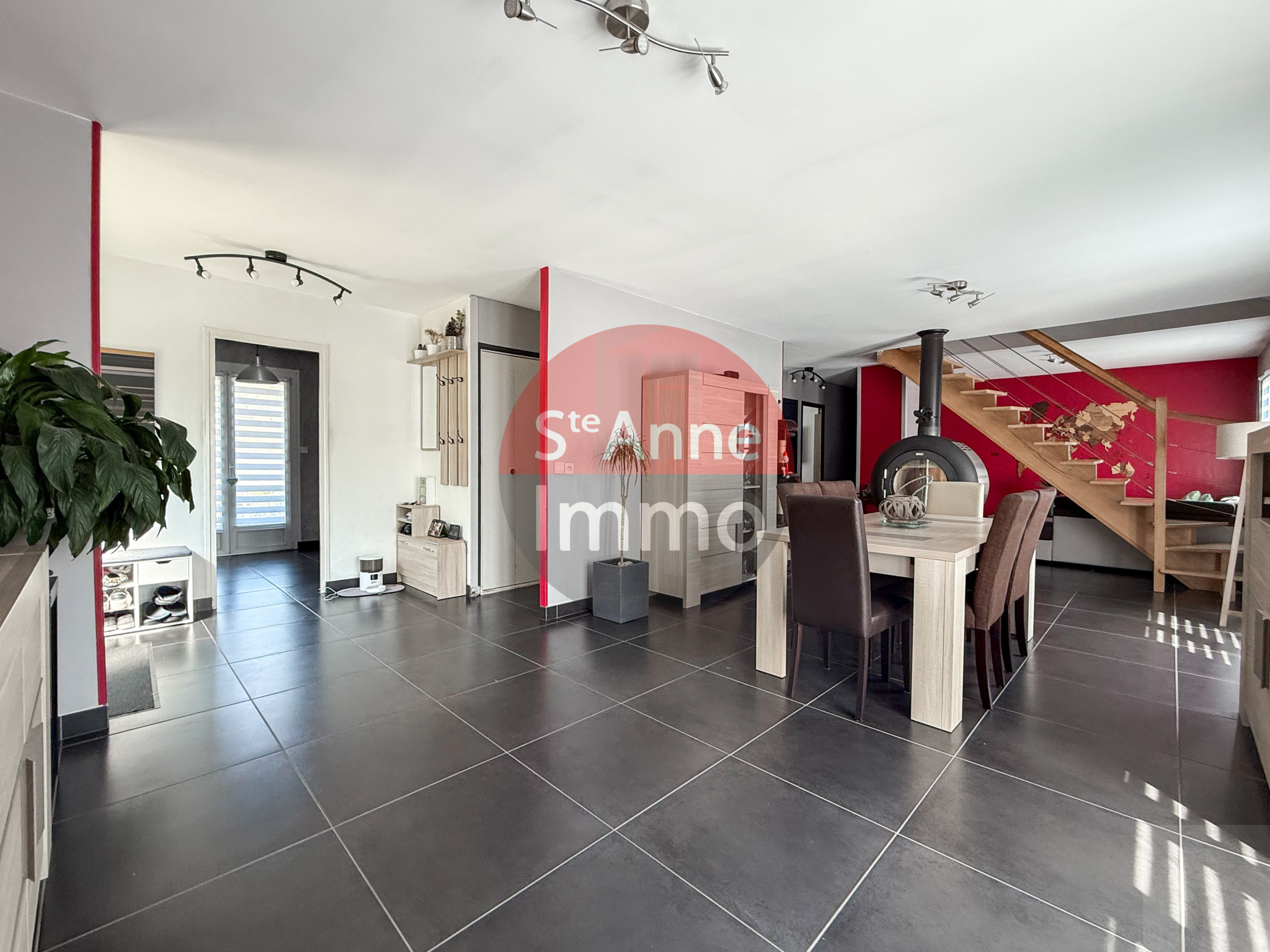 Immo80 – L'immobilier à Amiens et dans la Somme-DOMART-SUR-LA-LUCE – 135m2 – PAVILLON INDIVIDUEL – AUTONOMIE DE PLAIN PIED – 4 CHAMBRES – JARDIN – PISCINE – T