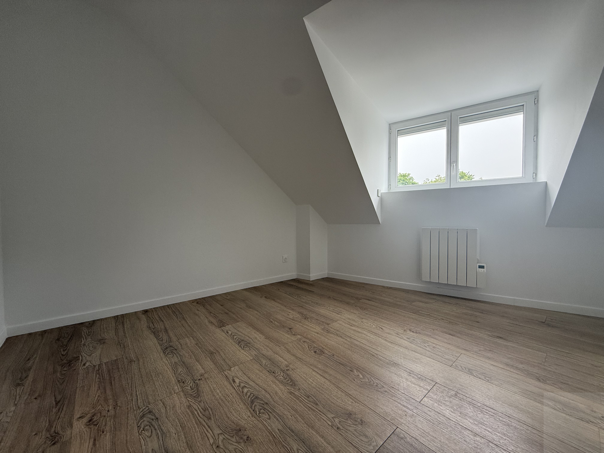 Immo80 – L'immobilier à Amiens et dans la Somme-AMIENS – QUARTIER SAINT PIERRE – AMIENOISE ENTIEREMENT RENOVER – 3 CHAMBRES – JARDIN – TERRASSE