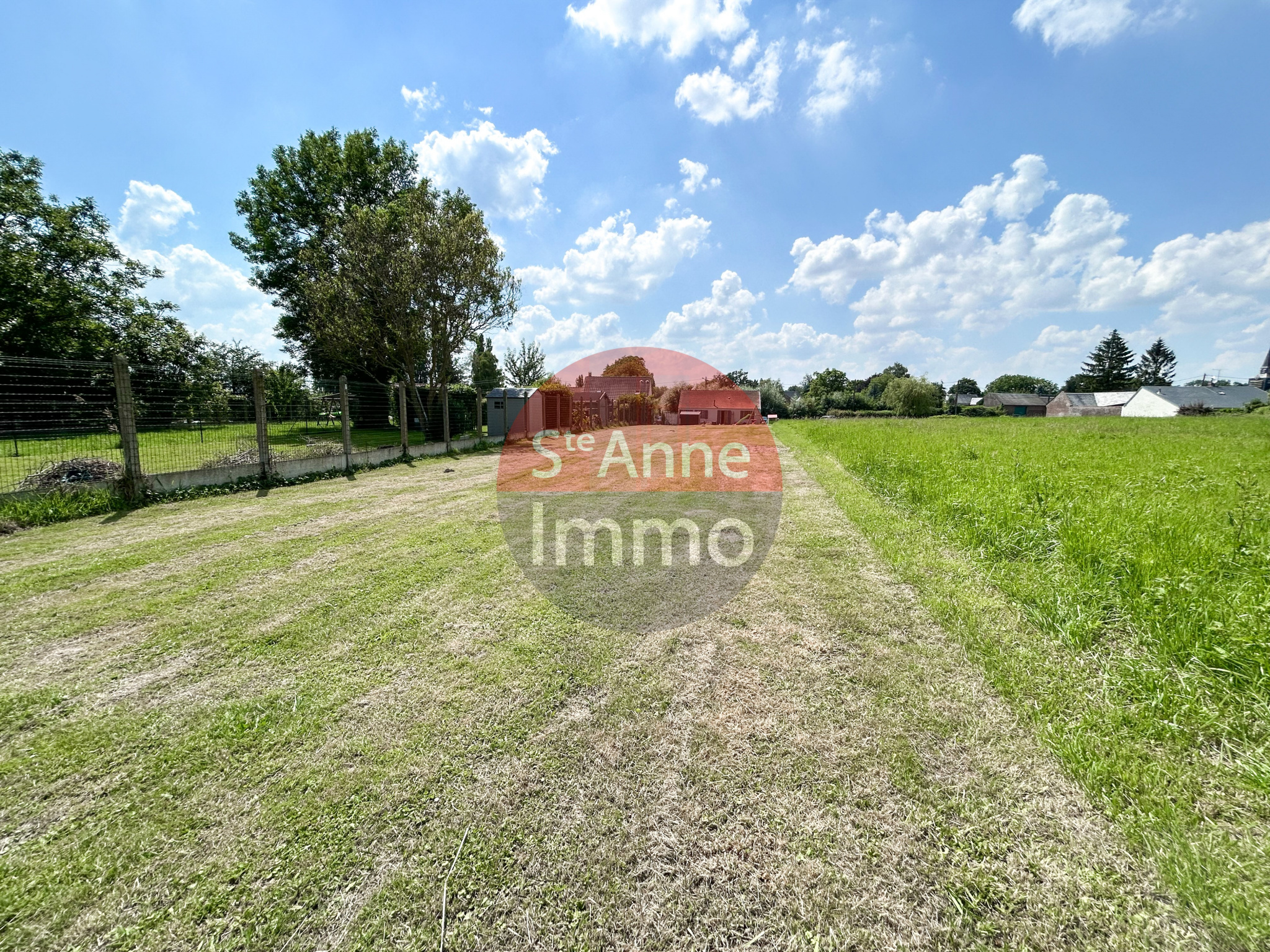 Immo80 – L'immobilier à Amiens et dans la Somme-ROUVROY-EN-SANTERRE – PAVILLON INDIVIDUEL DE PLAIN PIED – 3 CHAMBRES – GARAGE – JARDIN