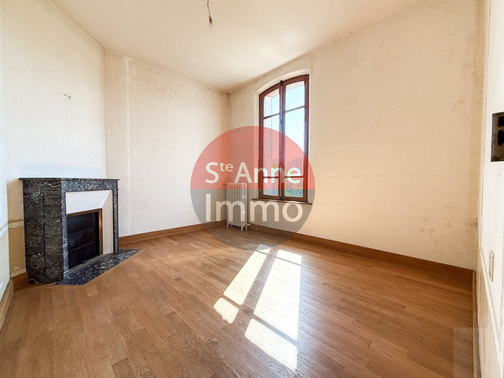 Immo80 – L'immobilier à Amiens et dans la Somme-DAMERY – MAISON DE MAITRE – 3 CHAMBRES – GRENIER – SOUS SOL – CAVE – JARDIN – GARAGE