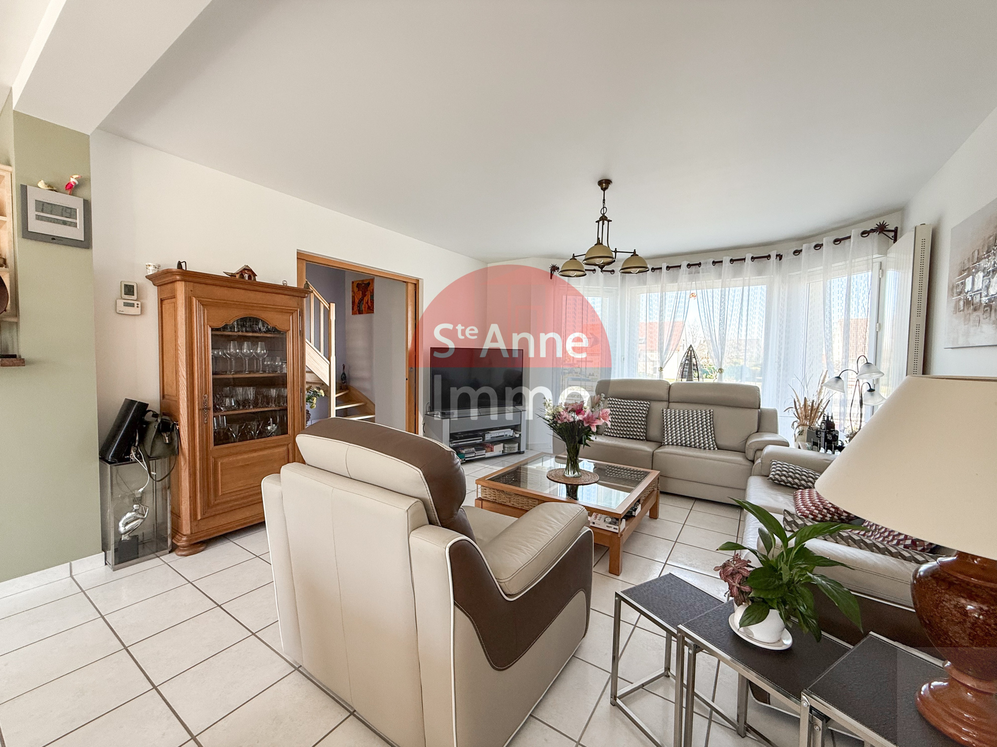 Immo80 – L'immobilier à Amiens et dans la Somme-ROYE – PAVILLON INDIVIDUEL – AUTONOMIE DE PLAIN PIED – 4 CHAMBRES – 1 BUREAU – GARAGE – JARDIN – TERRASSE
