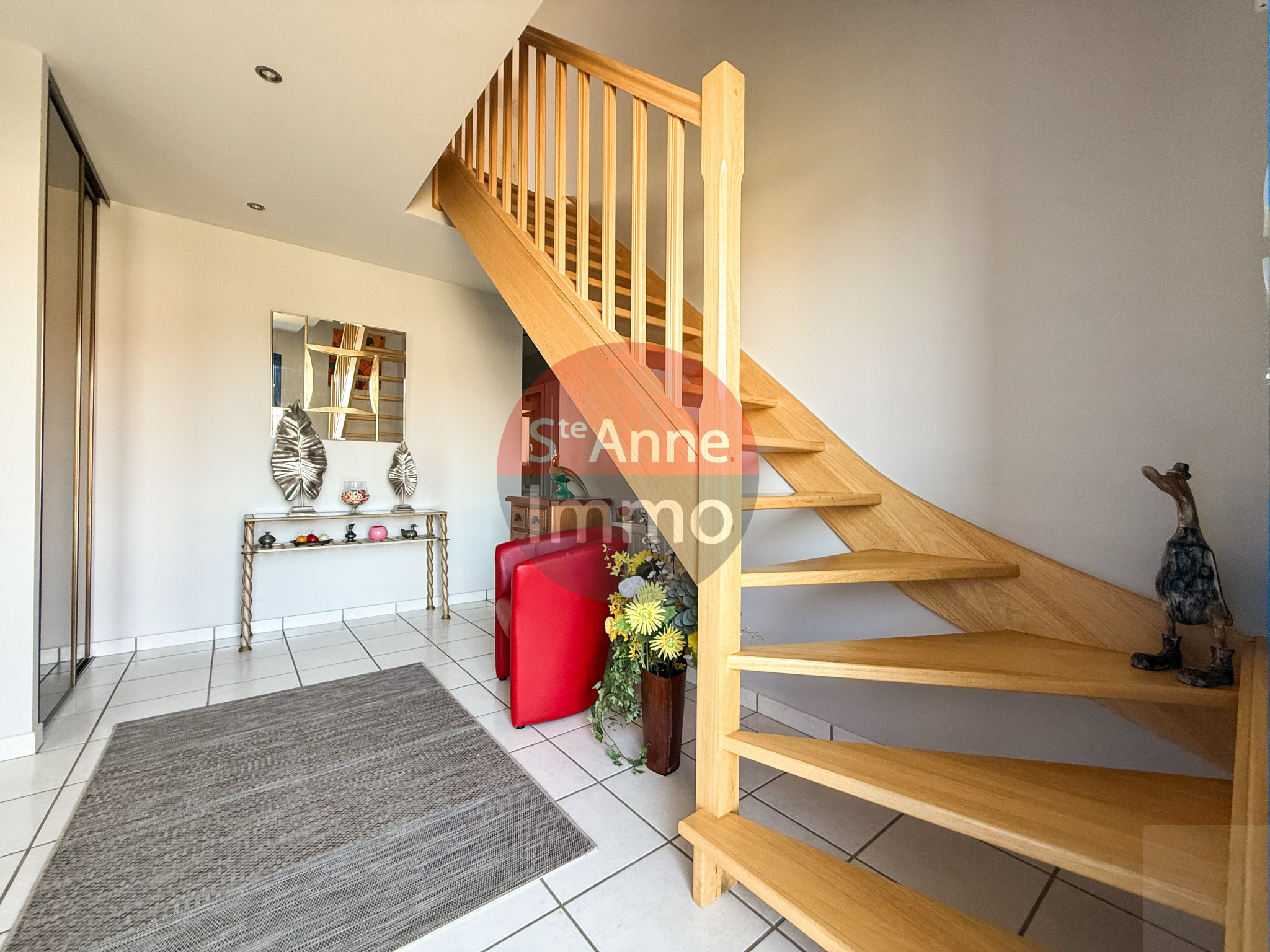 Immo80 – L'immobilier à Amiens et dans la Somme-ROYE – PAVILLON INDIVIDUEL – AUTONOMIE DE PLAIN PIED – 4 CHAMBRES – 1 BUREAU – GARAGE – JARDIN – TERRASSE