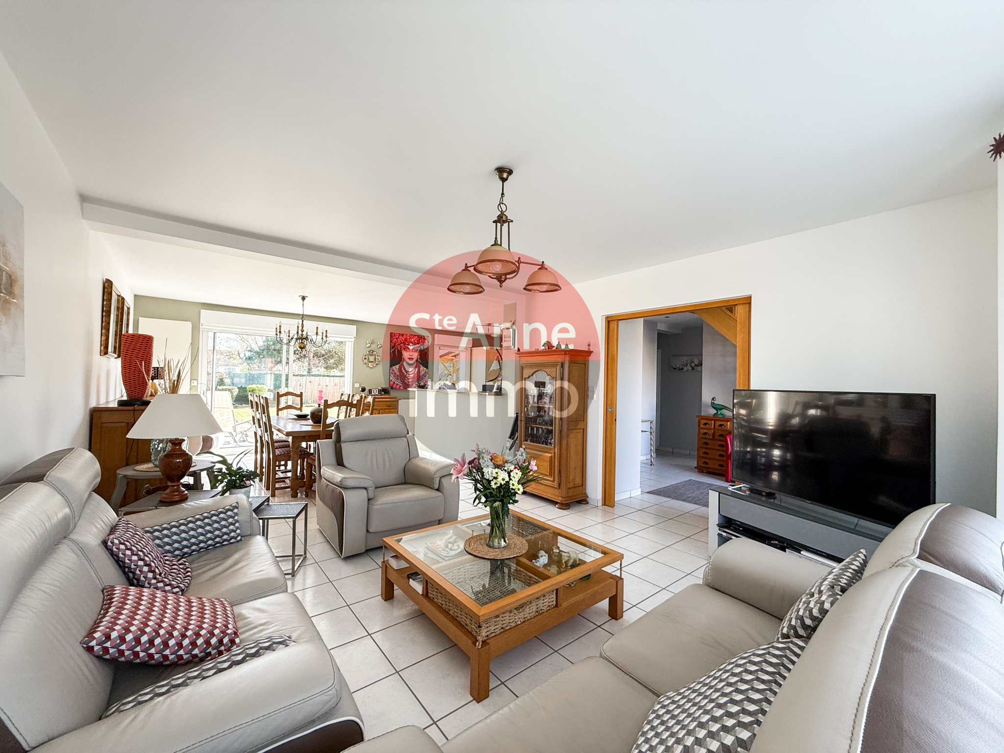 Immo80 – L'immobilier à Amiens et dans la Somme-ROYE – PAVILLON INDIVIDUEL – AUTONOMIE DE PLAIN PIED – 4 CHAMBRES – 1 BUREAU – GARAGE – JARDIN – TERRASSE