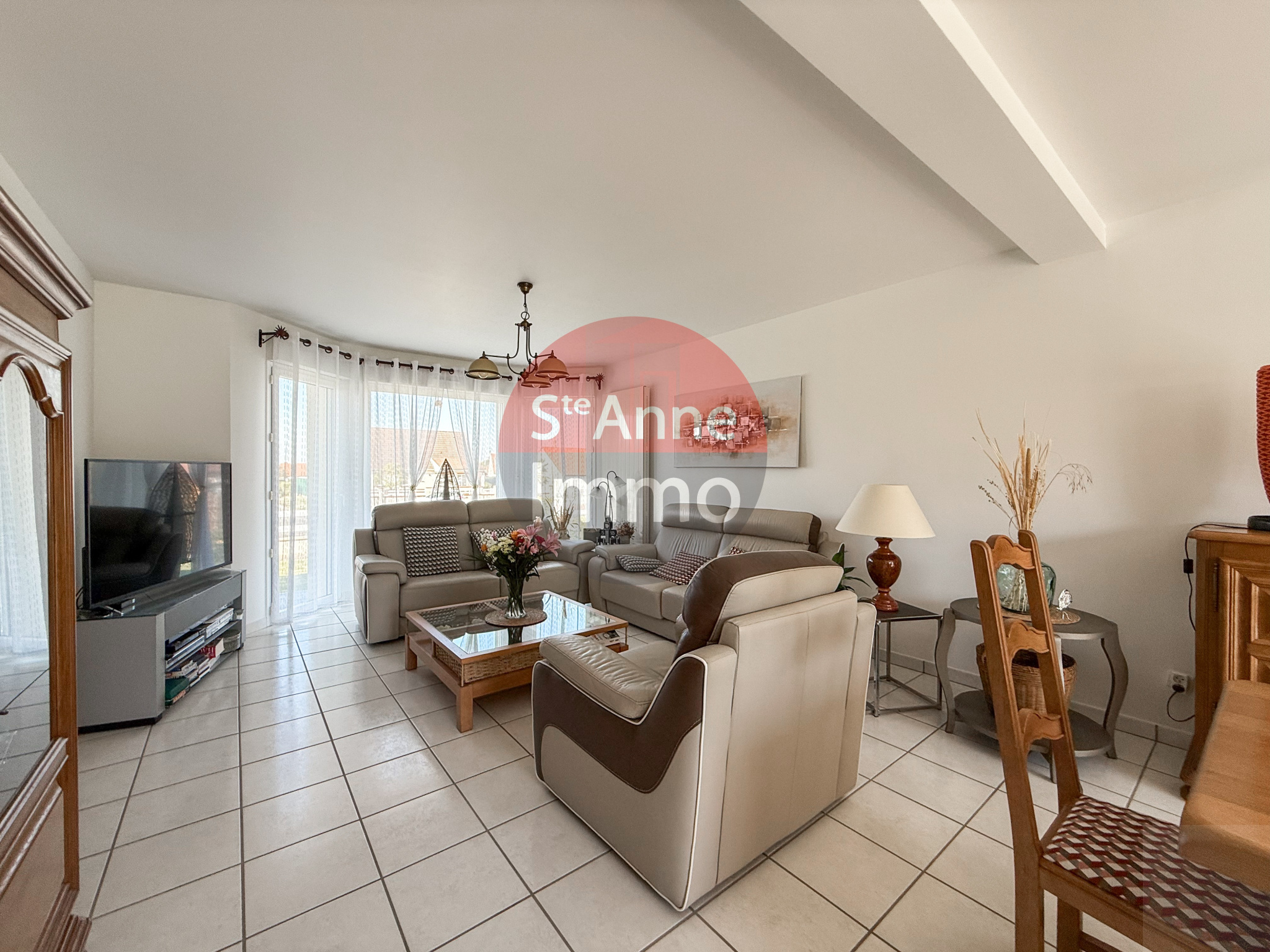 Immo80 – L'immobilier à Amiens et dans la Somme-ROYE – PAVILLON INDIVIDUEL – AUTONOMIE DE PLAIN PIED – 4 CHAMBRES – 1 BUREAU – GARAGE – JARDIN – TERRASSE