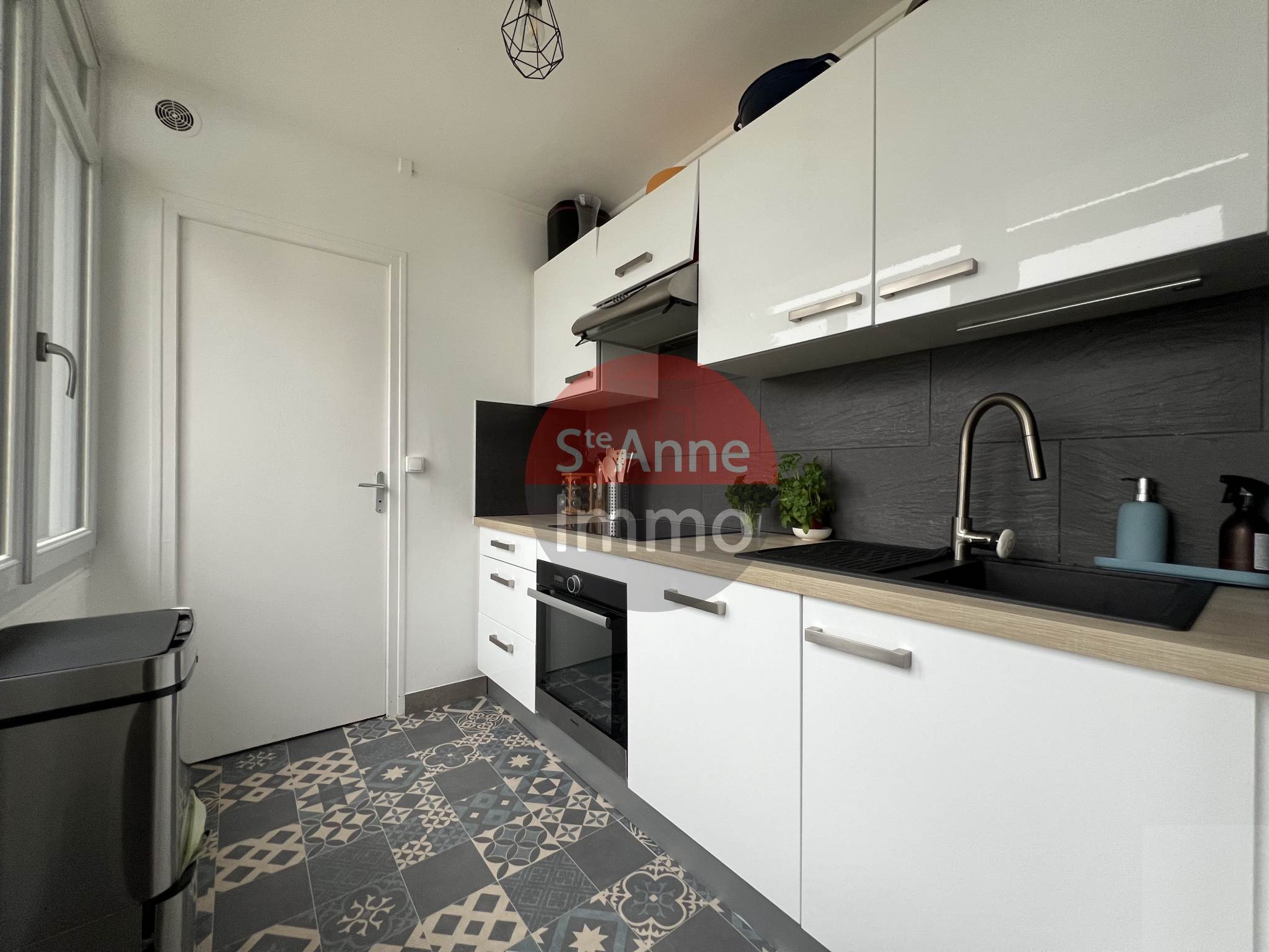 Immo80 – L'immobilier à Amiens et dans la Somme-AMIENS – QUARTIER SAINT ACHEUL – 3 CHAMBRES + 1 BUREAU – GARAGE – TERRASSE – JARDIN