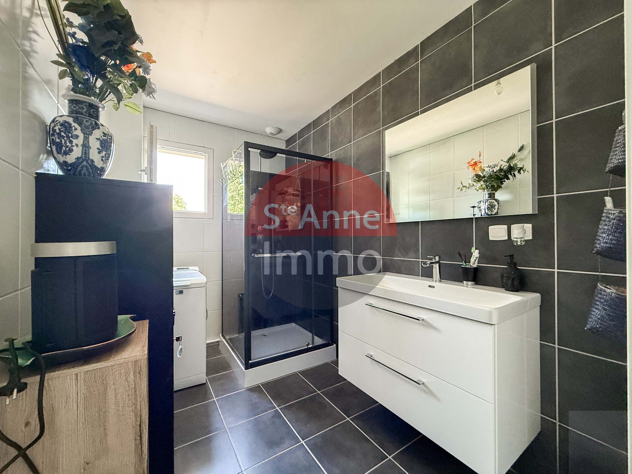 Immo80 – L'immobilier à Amiens et dans la Somme-CHAMPIEN – MAISON INDIVIDUELLE – AUTONOMIE DE PLAIN PIED – 3 CHAMBRES – GARAGE – JARDIN – TERRASSE – DEPENDANC
