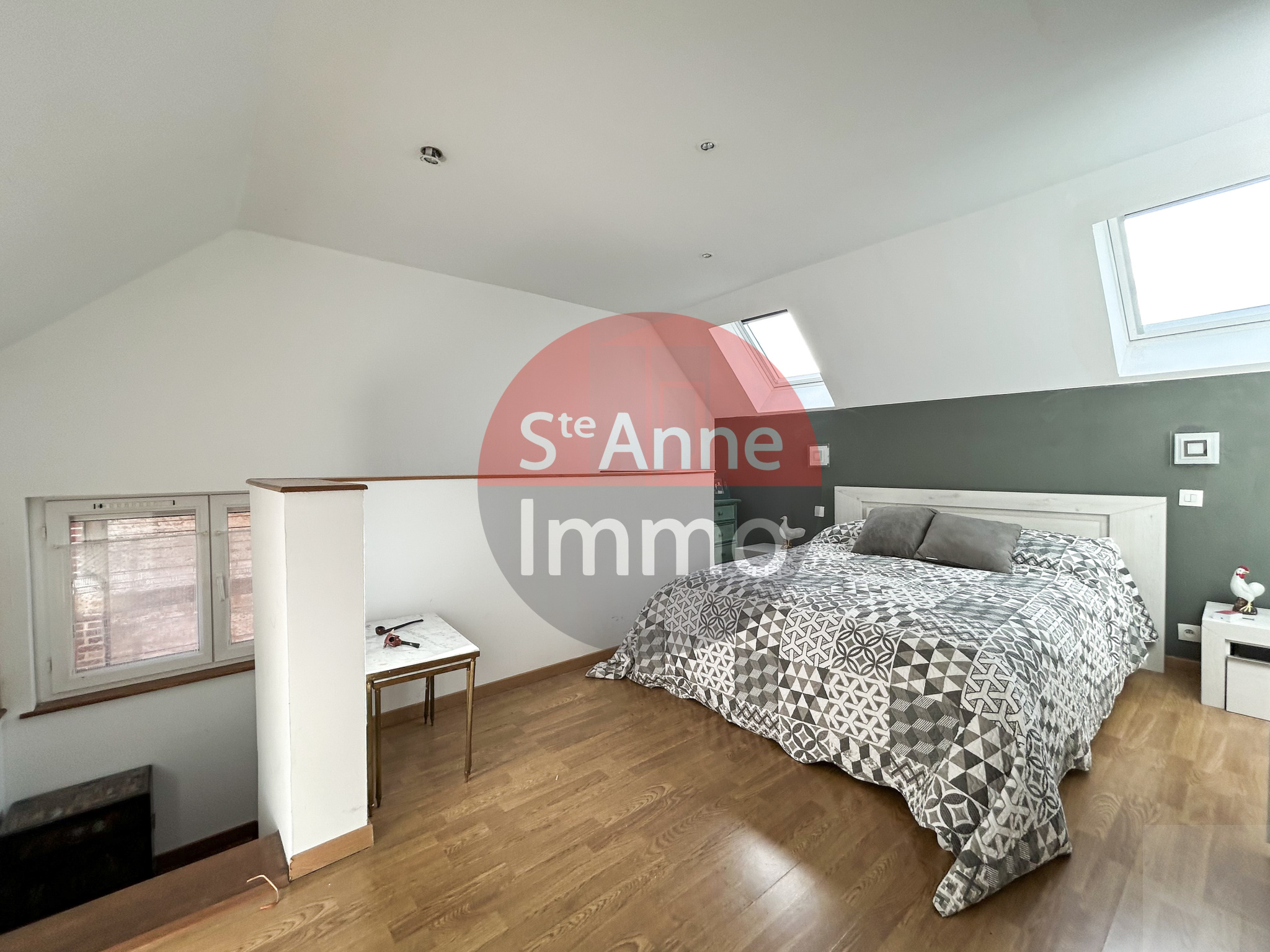 Immo80 – L'immobilier à Amiens et dans la Somme-GRUNY – MAISON INDIVIDUELLE VIVABLE DE PLAIN PIED – 3 CHAMBRES – GARAGE – COUR – DEPENDANCES