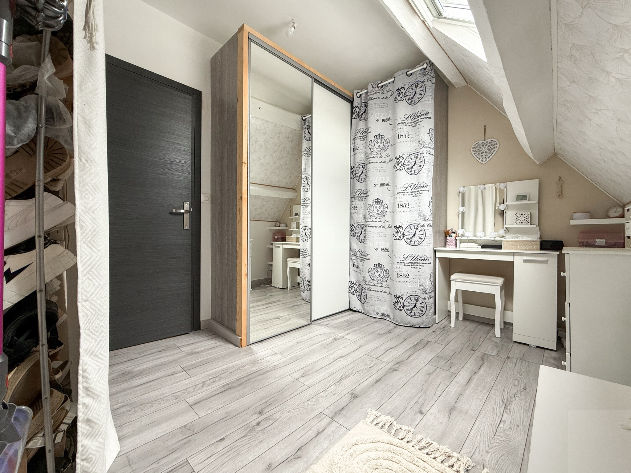 Immo80 – L'immobilier à Amiens et dans la Somme-ROSIERES-EN-SANTERRE – MAISON SEMI-MITOYENNE – 2 CHAMBRES – CAVE – GARAGE