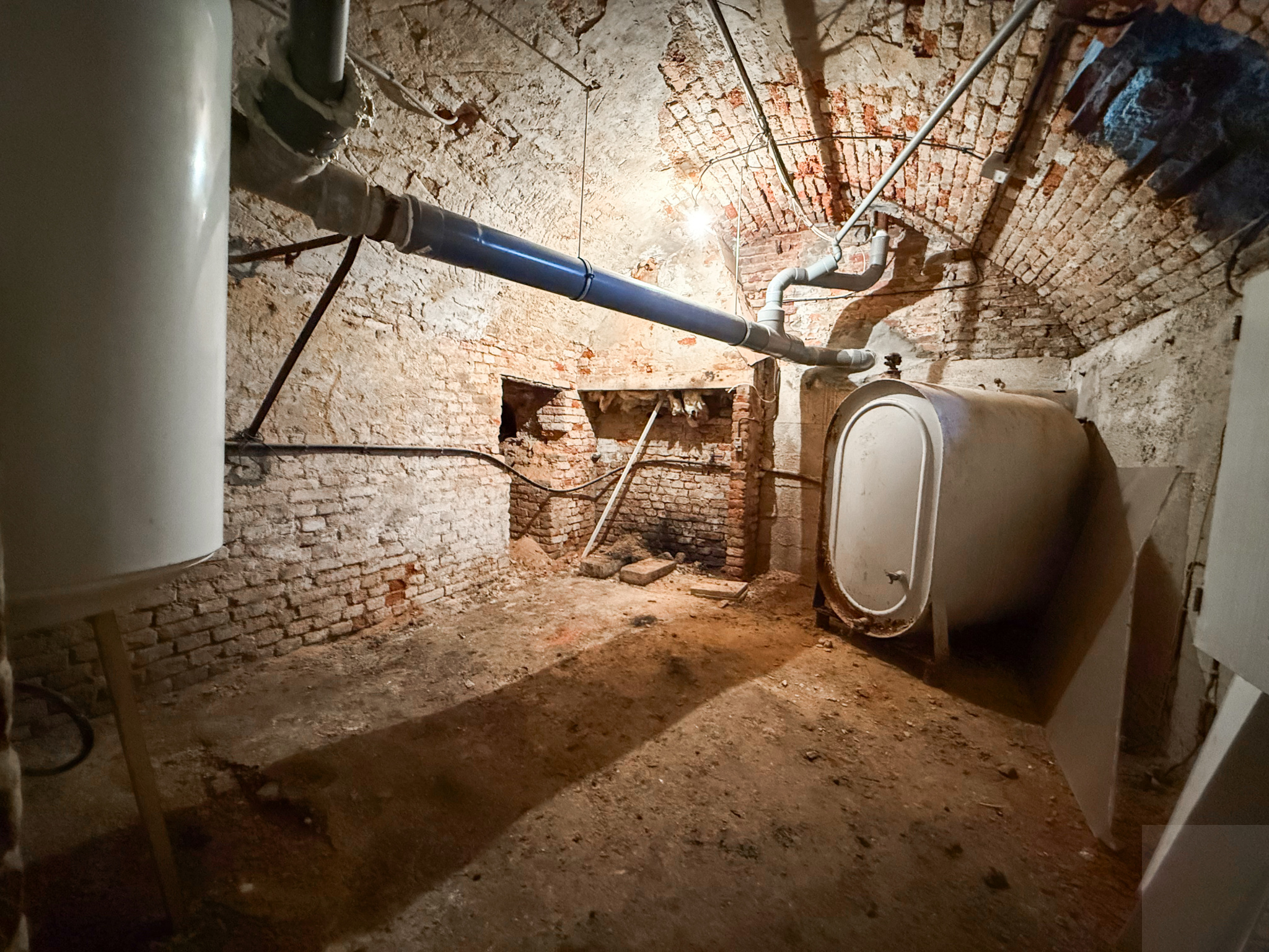 Immo80 – L'immobilier à Amiens et dans la Somme-ROSIERES-EN-SANTERRE – MAISON SEMI-MITOYENNE – 2 CHAMBRES – CAVE – GARAGE