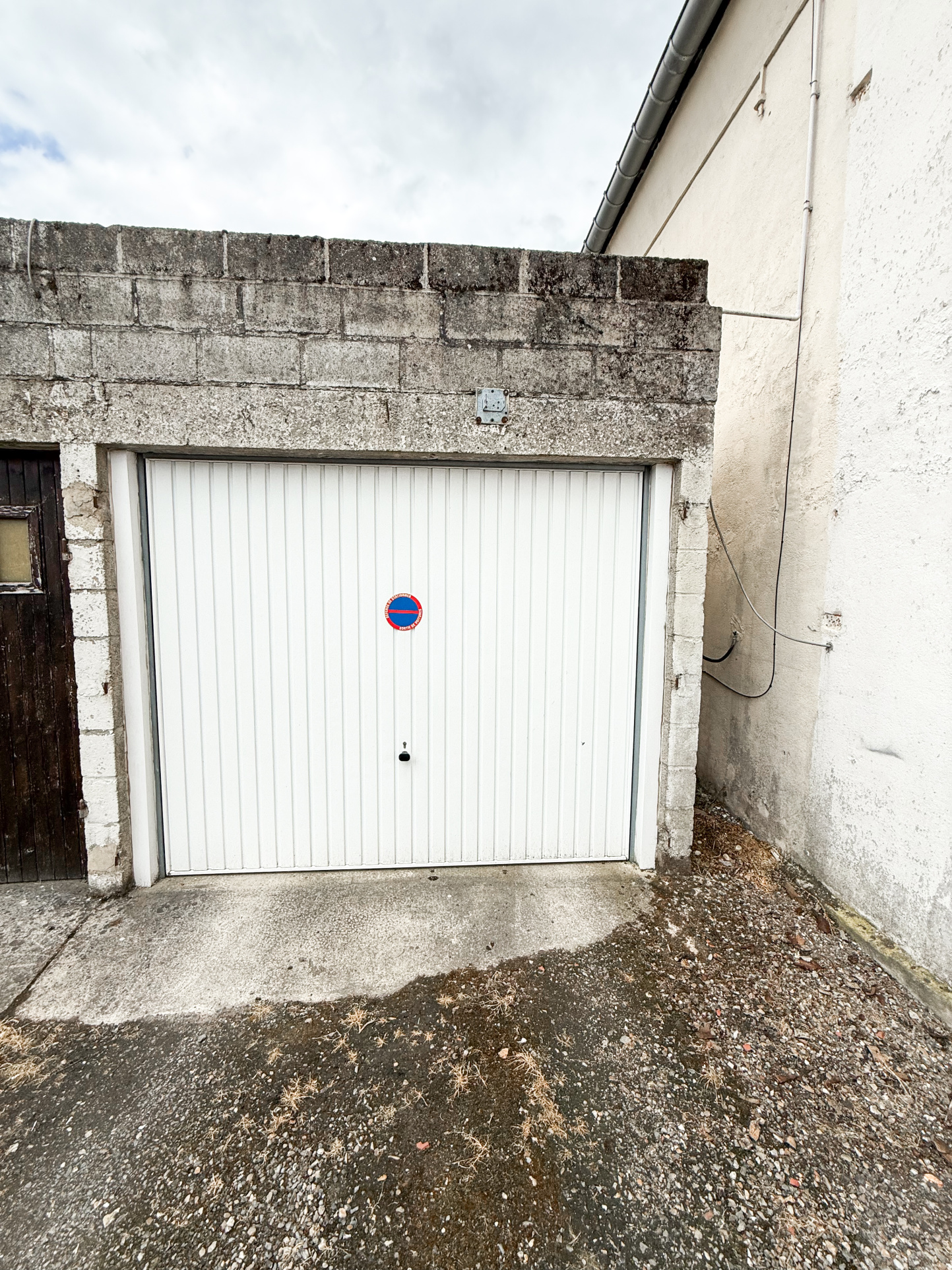 Immo80 – L'immobilier à Amiens et dans la Somme-ROSIERES-EN-SANTERRE – MAISON SEMI-MITOYENNE – 2 CHAMBRES – CAVE – GARAGE