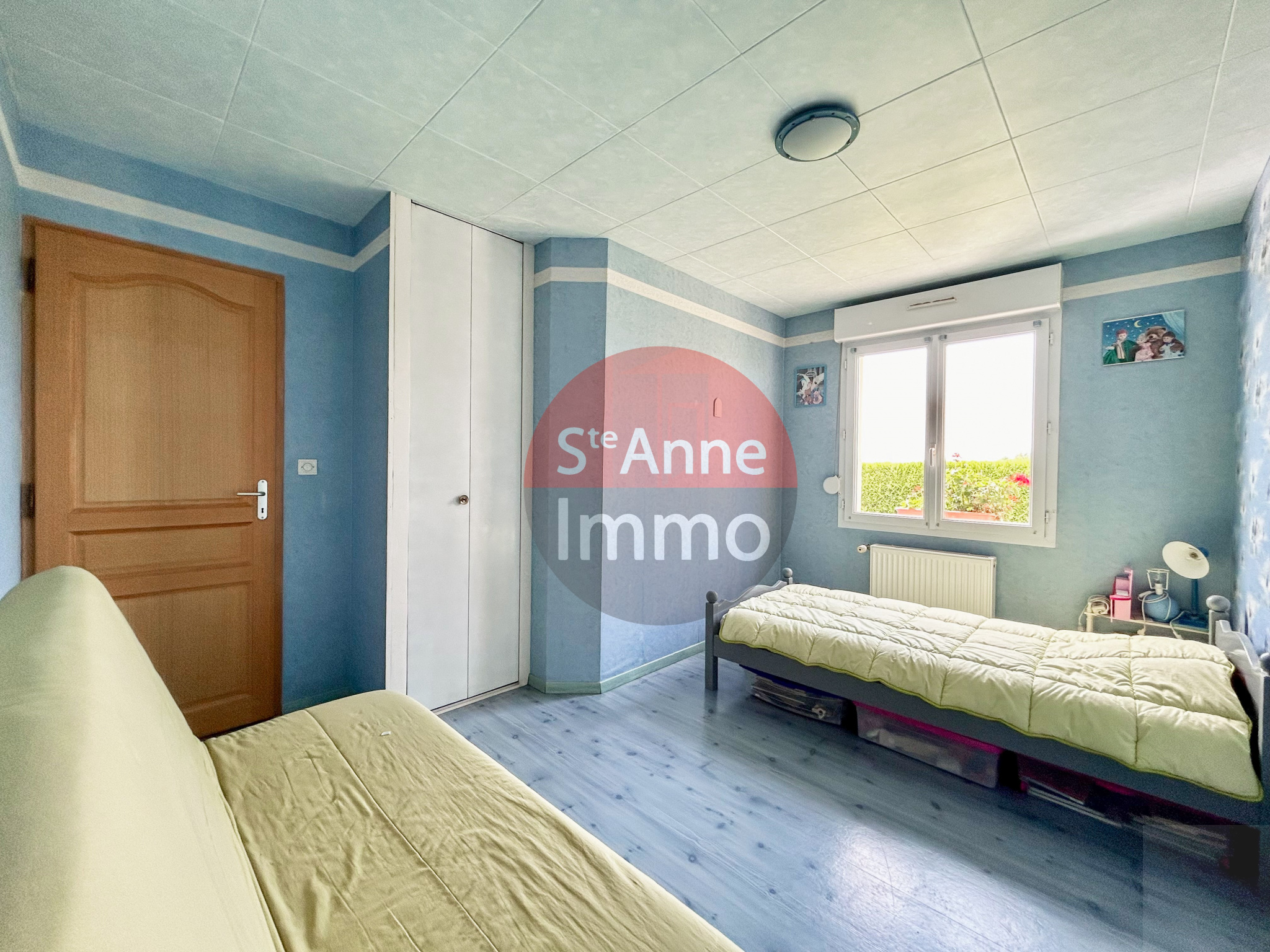 Immo80 – L'immobilier à Amiens et dans la Somme-ROYE – PAVILLON INDIVIDUEL ELEVE SUR SOUS SOL COMPLET – PLAIN-PIED – 3 CHAMBRES – JARDIN – GARAGE