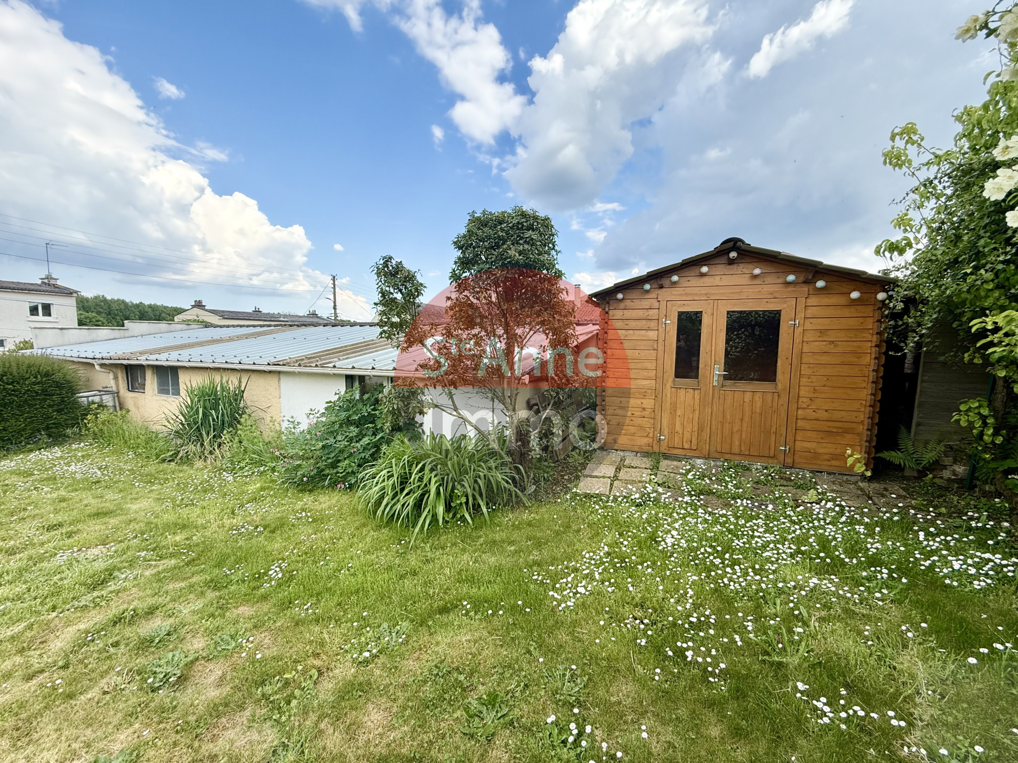 Immo80 – L'immobilier à Amiens et dans la Somme-AMIENS – QUARTIER VAL D’AVRE – MAISON SEMI MITOYENNE – 3 CHAMBRES – GARAGE – JARDIN – STATIONNEMENT PRIVATIF