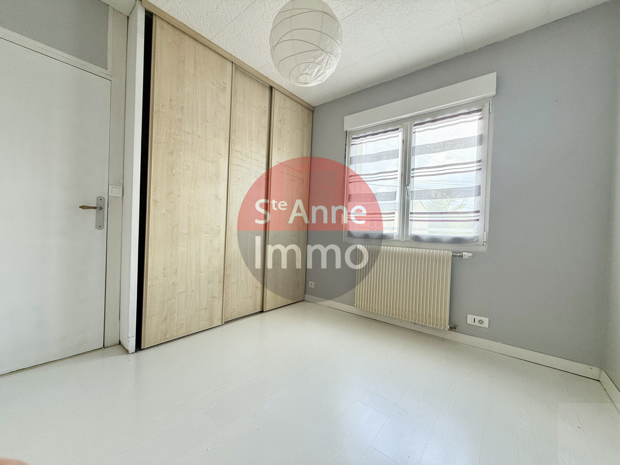Immo80 – L'immobilier à Amiens et dans la Somme-AMIENS – QUARTIER VAL D’AVRE – MAISON SEMI MITOYENNE – 3 CHAMBRES – GARAGE – JARDIN – STATIONNEMENT PRIVATIF