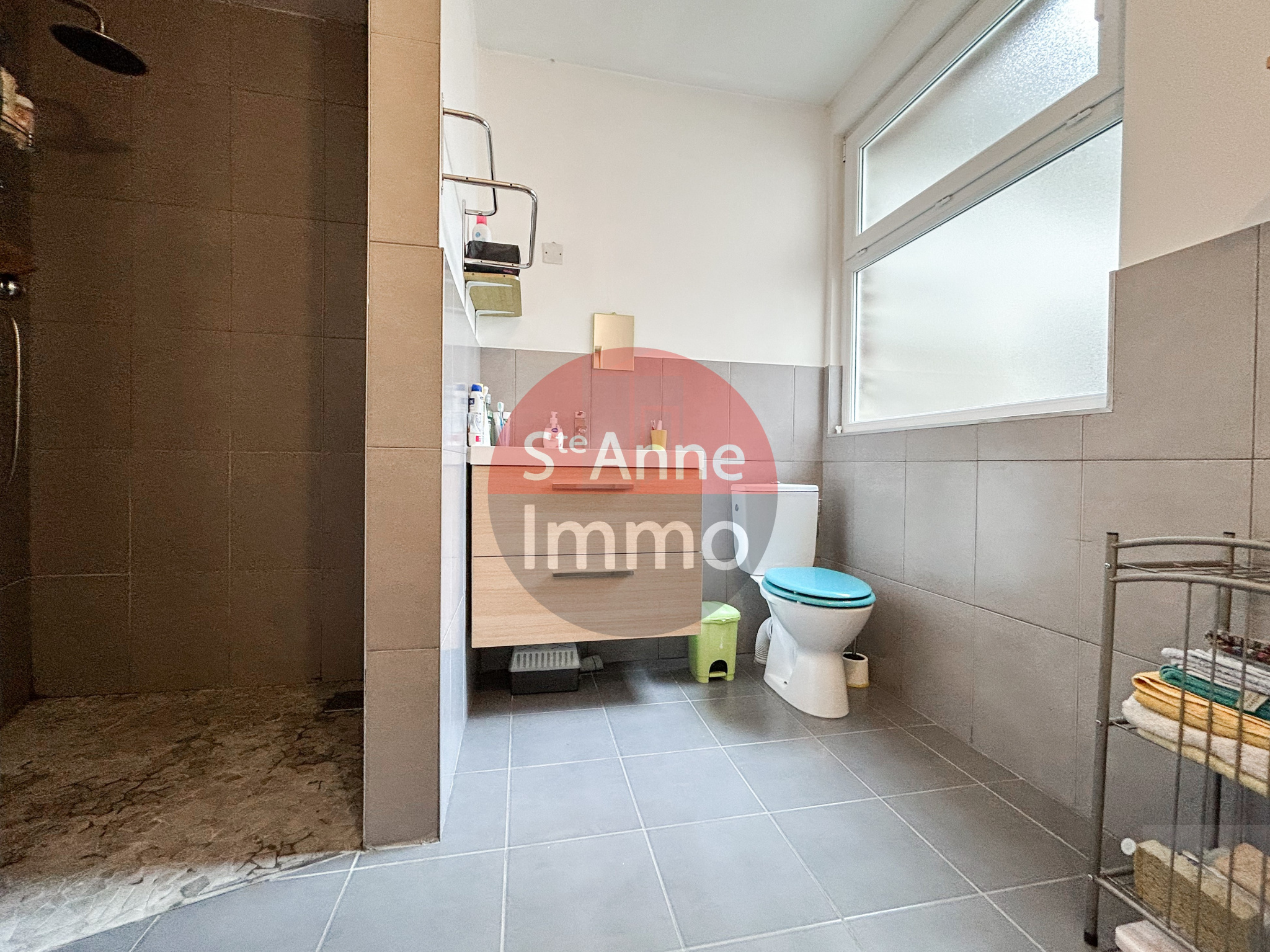 Immo80 – L'immobilier à Amiens et dans la Somme-ROYE – MAISON SEMI-MITOYENNE – 90M2 – 3 CHAMBRES – COUR