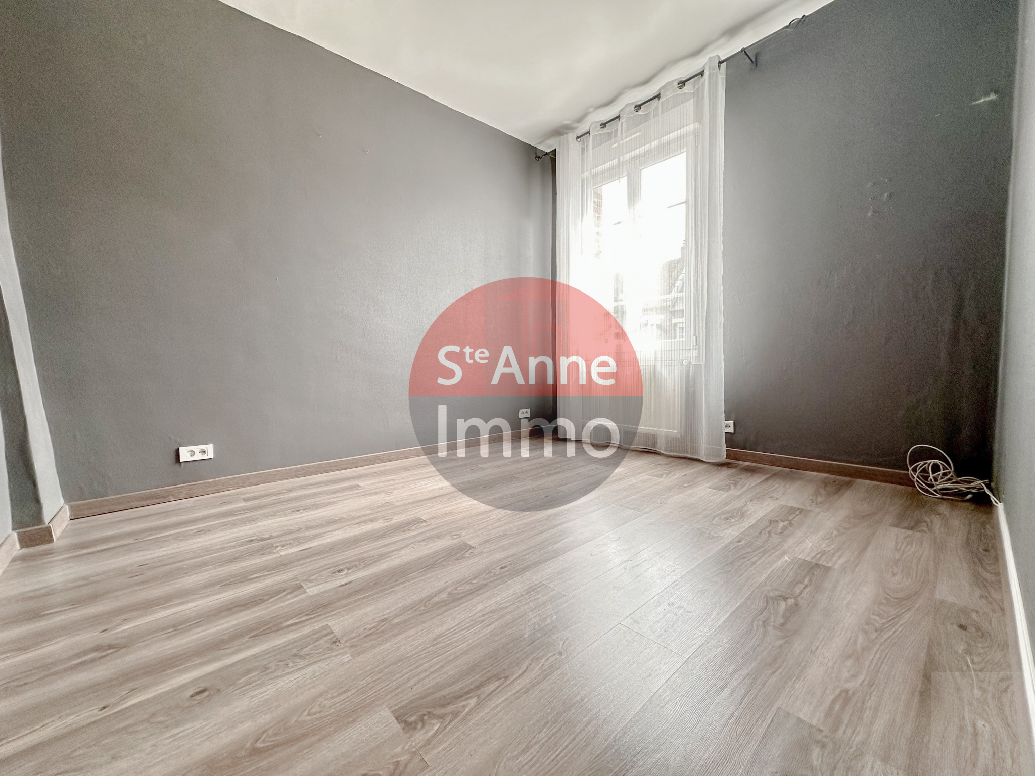 Immo80 – L'immobilier à Amiens et dans la Somme-AMIENS – MAISON – 120 M2 – 3 CHAMBRES – 2 BUREAUX – CAVE – COUR