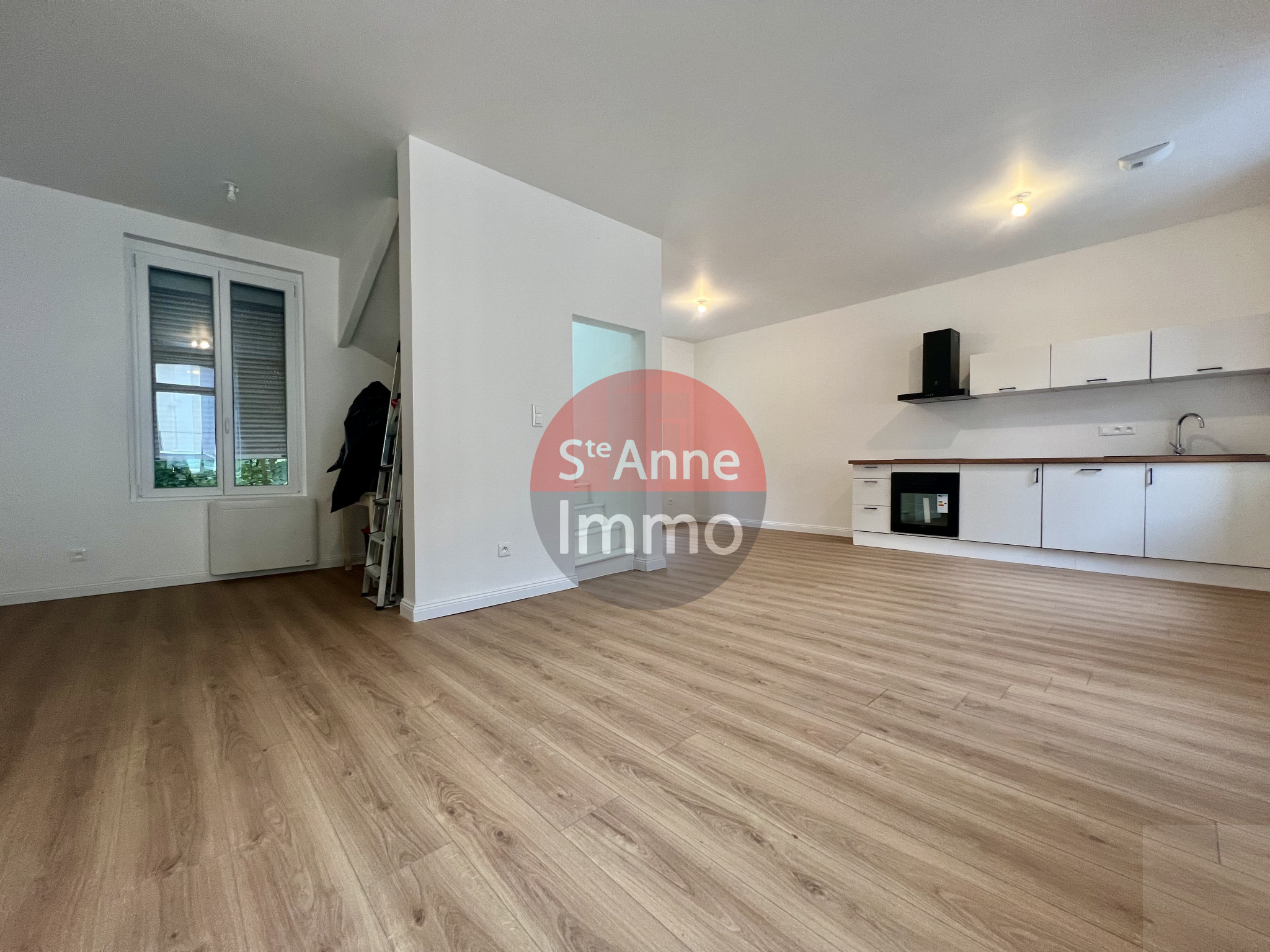 Immo80 – L'immobilier à Amiens et dans la Somme-MONTDIDIER – MAISON SEMI MITOYENNE – JARDIN CLOS ET ARBORE – RENOVATION COMPLETE A PREVOIR