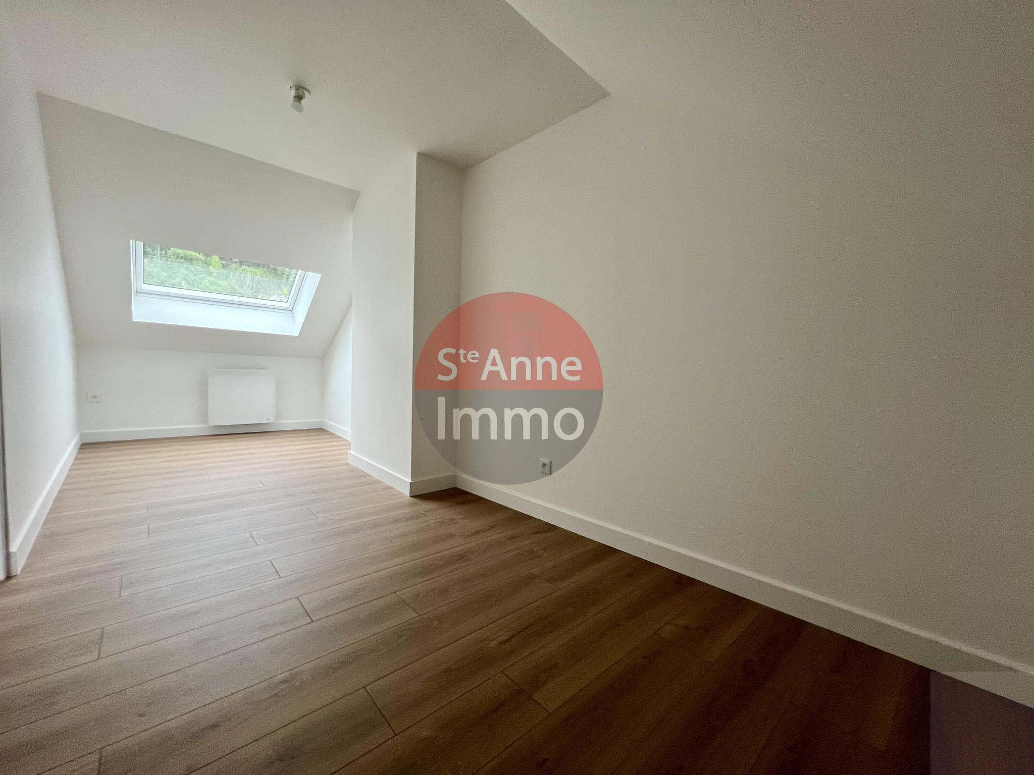 Immo80 – L'immobilier à Amiens et dans la Somme-MONTDIDIER – MAISON SEMI MITOYENNE – JARDIN CLOS ET ARBORE – RENOVATION COMPLETE A PREVOIR