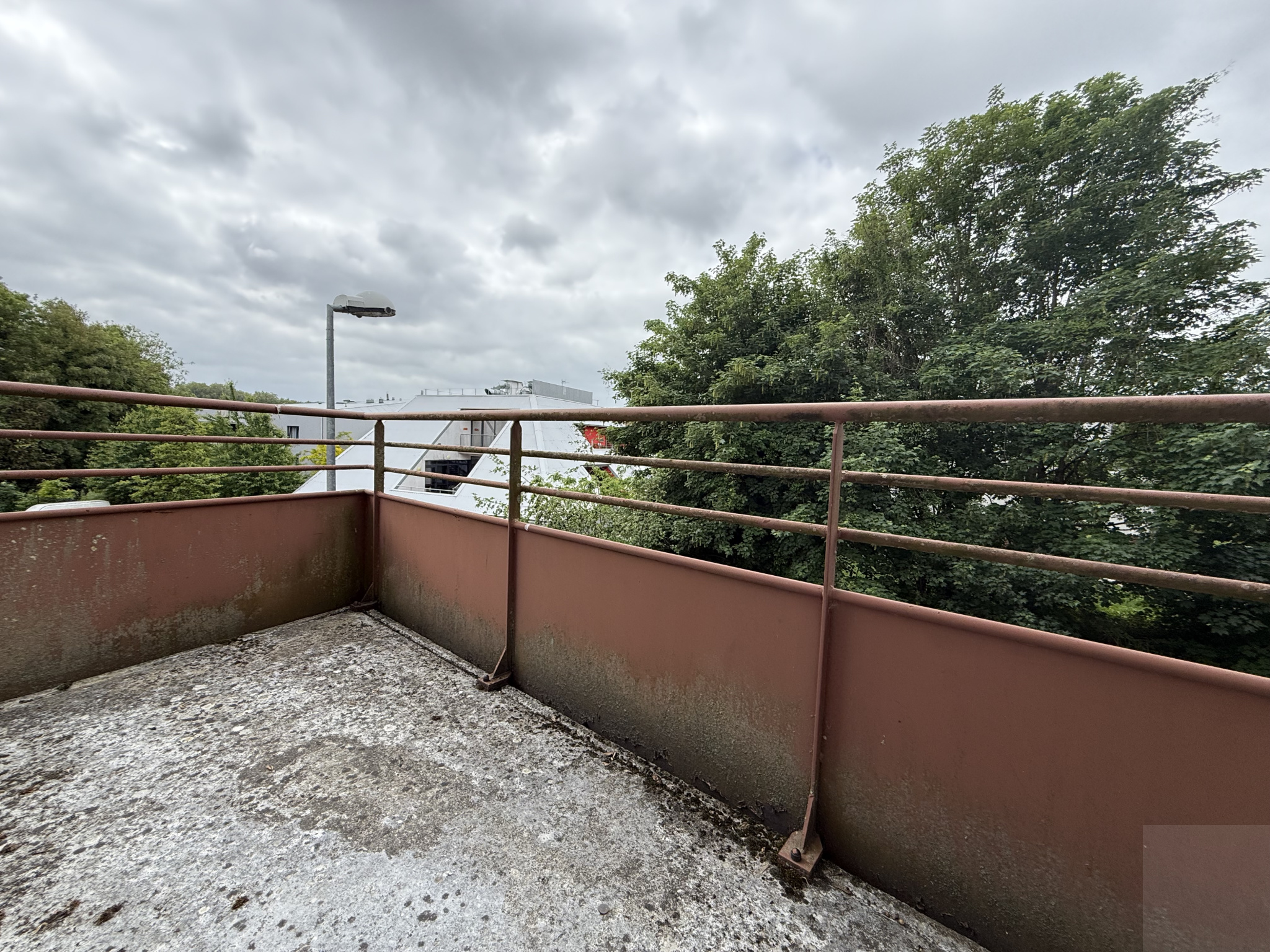 Immo80 – L'immobilier à Amiens et dans la Somme-AMIENS – QUARTIER SAINT MAURICE – APPARTEMENT T1 BIS – BALCON – STATIONNEMENT PRIVATIF