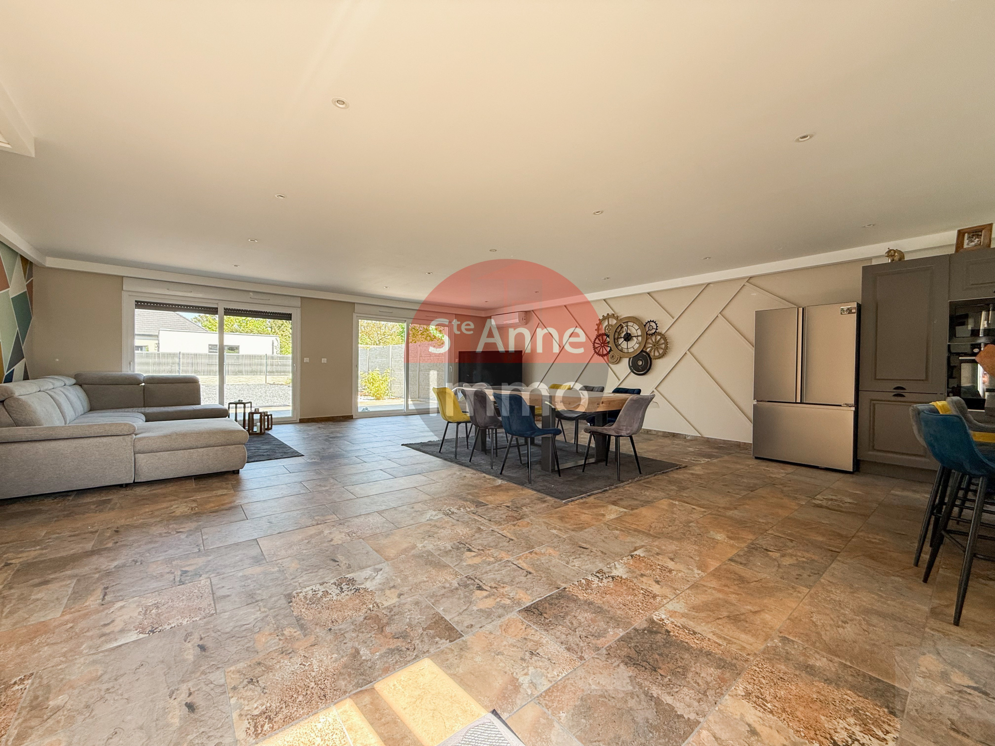 Immo80 – L'immobilier à Amiens et dans la Somme-SAVY – PAVILLON INDIVIDUEL ELEVE SUR SOUS SOL COMPLET – PLAIN PIED – 3 CHAMBRES – GARAGE – ATELIER – TERRASSE