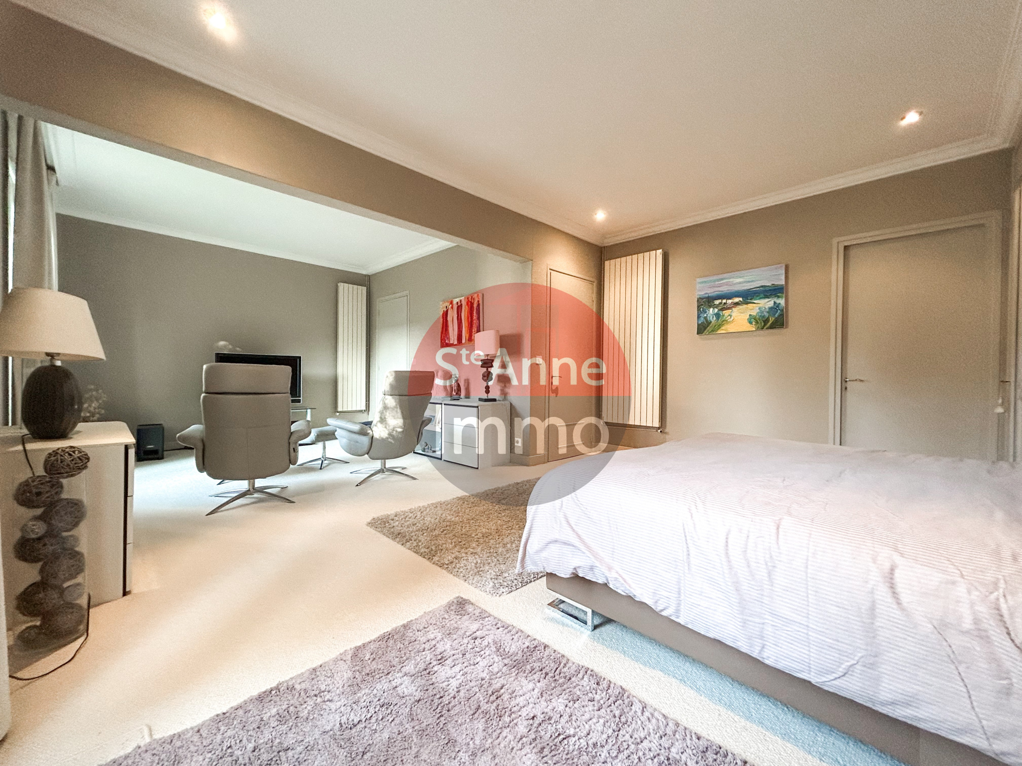 Immo80 – L'immobilier à Amiens et dans la Somme-ROYE – 280m2 – MAISON INDIVIDUELLE AVEC AUTONOMIE DE PLAIN PIED – 4 CHAMBRES – PISCINE – JARDIN – TERRASSE