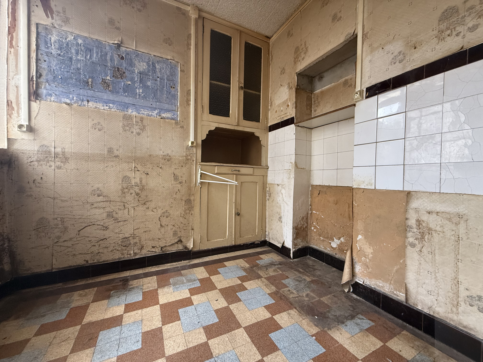 Immo80 – L'immobilier à Amiens et dans la Somme-AMIENS – QUARTIER SAINT ACHEUL – AMIÉNOISE T3 – COUR – RÉNOVATION...