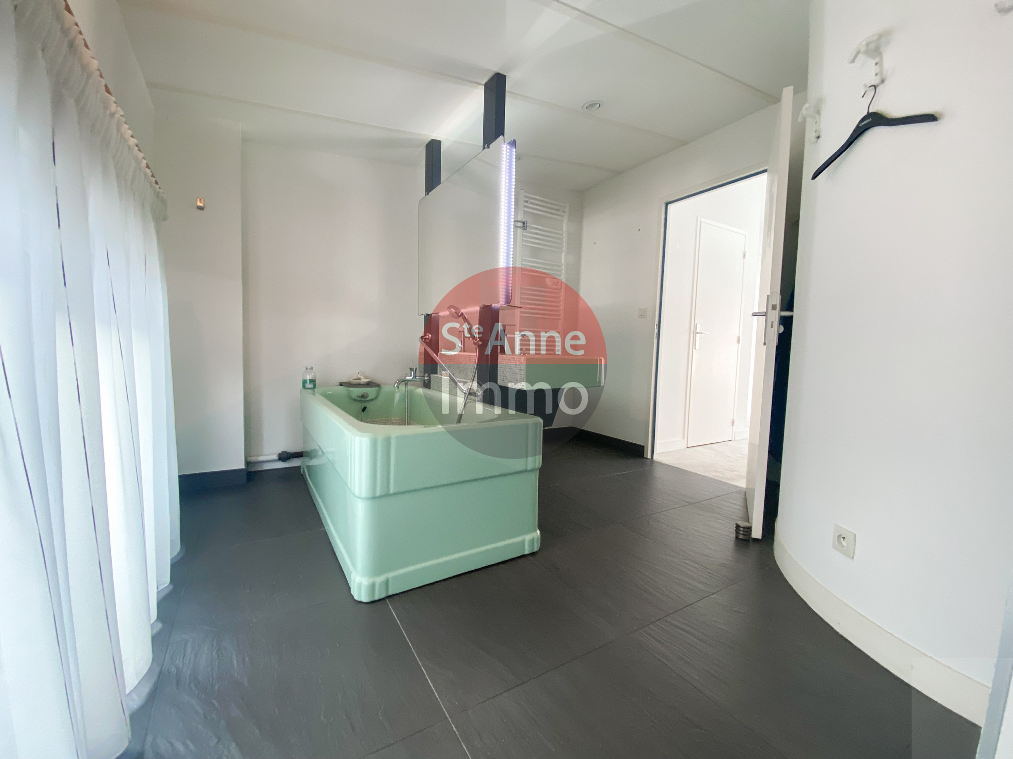 Immo80 – L'immobilier à Amiens et dans la Somme-AMIENS – CENTRE VILLE  – TRIPLEX 123m2 – 4 PIECES – TERRASSE – ANNEXES