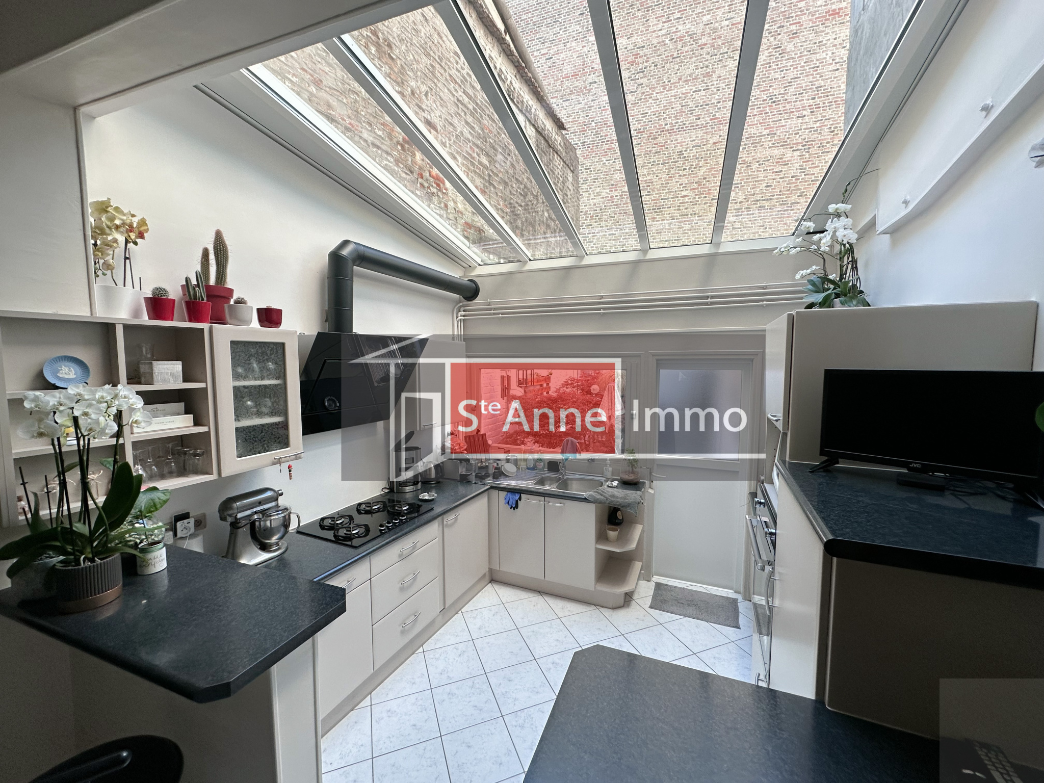 Immo80 – L'immobilier à Amiens et dans la Somme-AMIENS – CENTRE VILLE/CATHEDRALE – MAISON BOURGEOISE – 150M2 – COUR – PLACE DE PARKING
