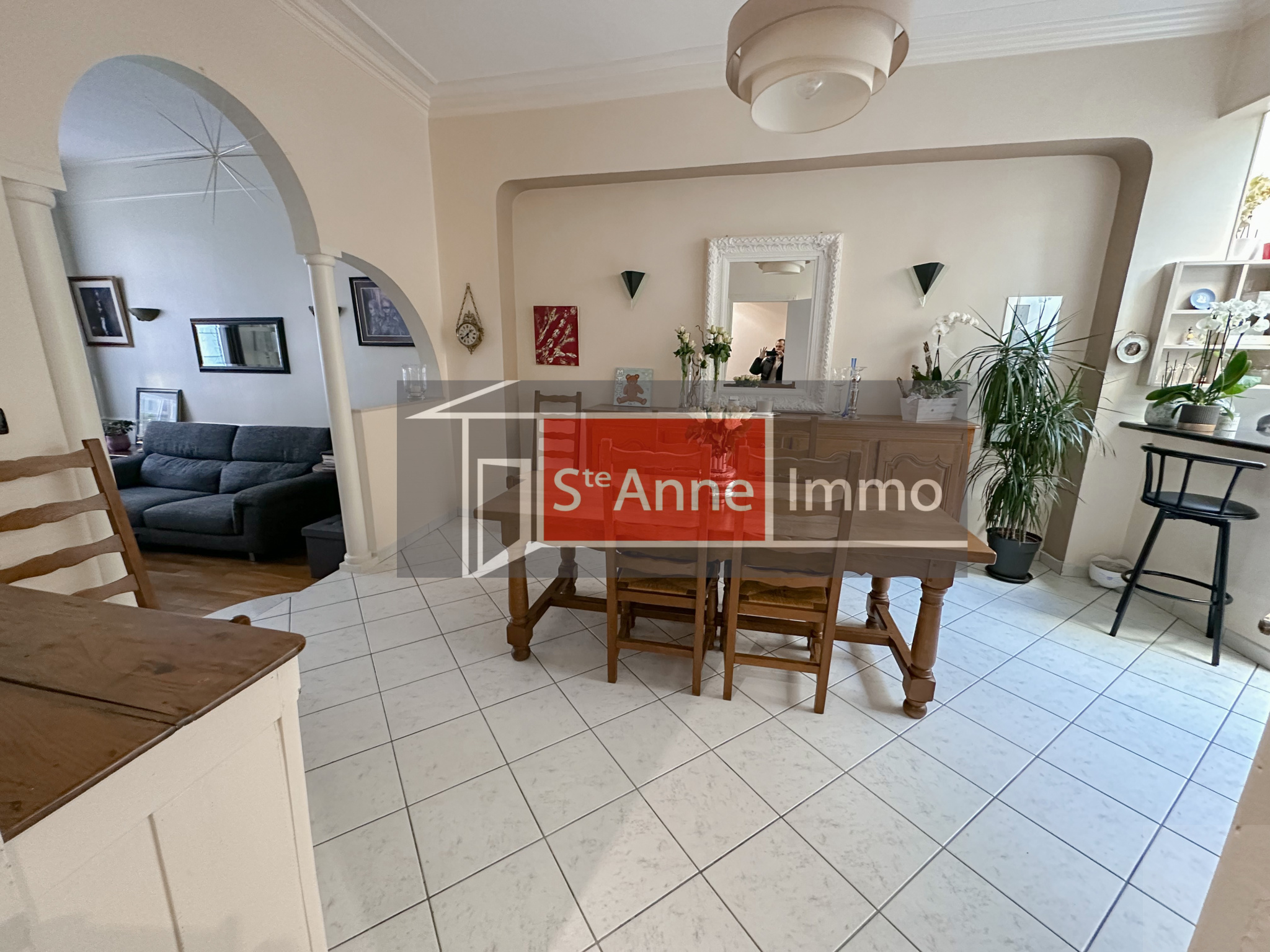 Immo80 – L'immobilier à Amiens et dans la Somme-AMIENS – CENTRE VILLE/CATHEDRALE – MAISON BOURGEOISE – 150M2 – COUR – PLACE DE PARKING