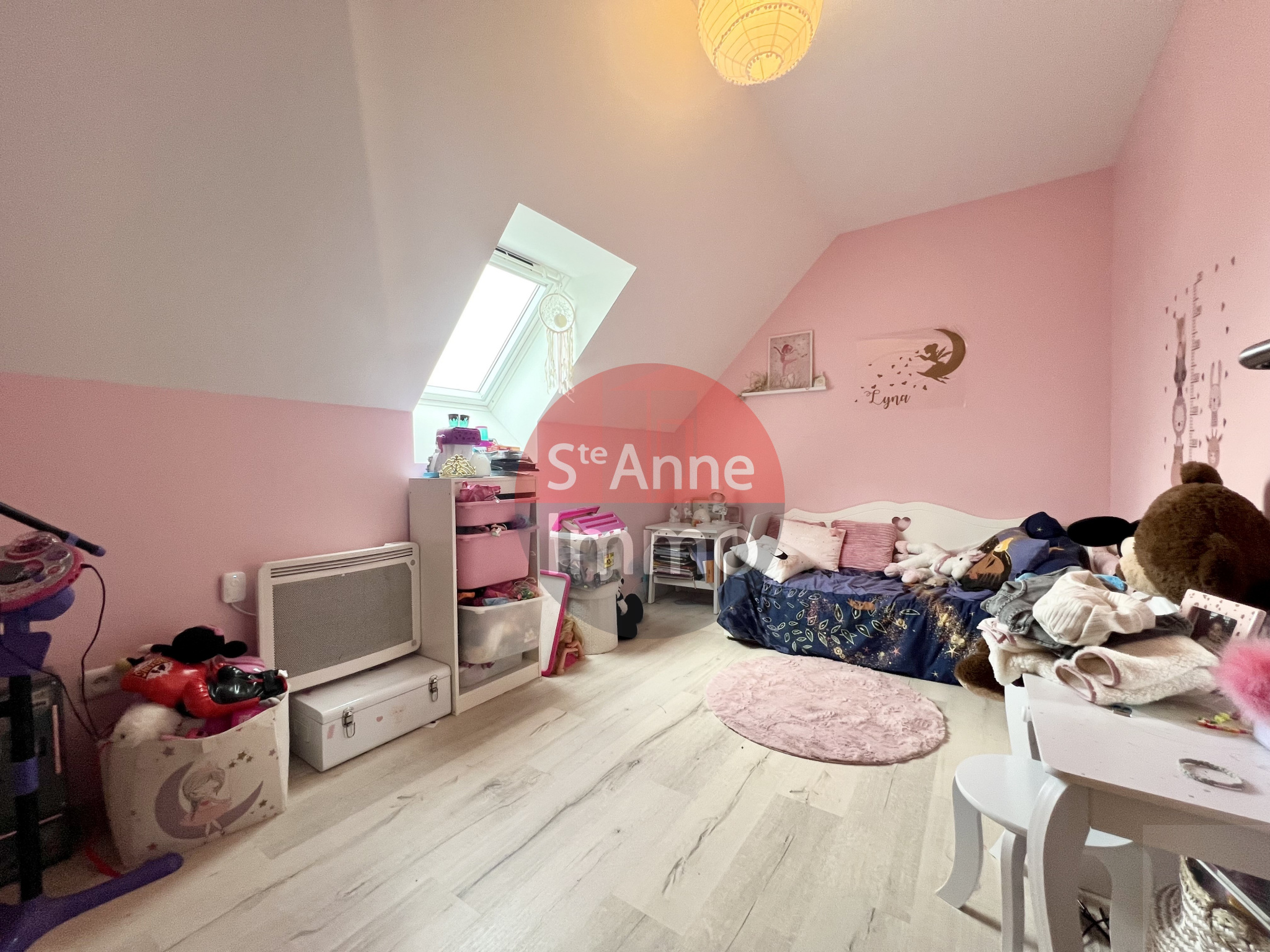 Immo80 – L'immobilier à Amiens et dans la Somme-AMIENS – QUARTIER SAINT ACHEUL – PAVILLON INDIVIDUEL DE PLAIN PIED AVEC ETAGE – JARDIN – STATIONNEMENT PRIVATI