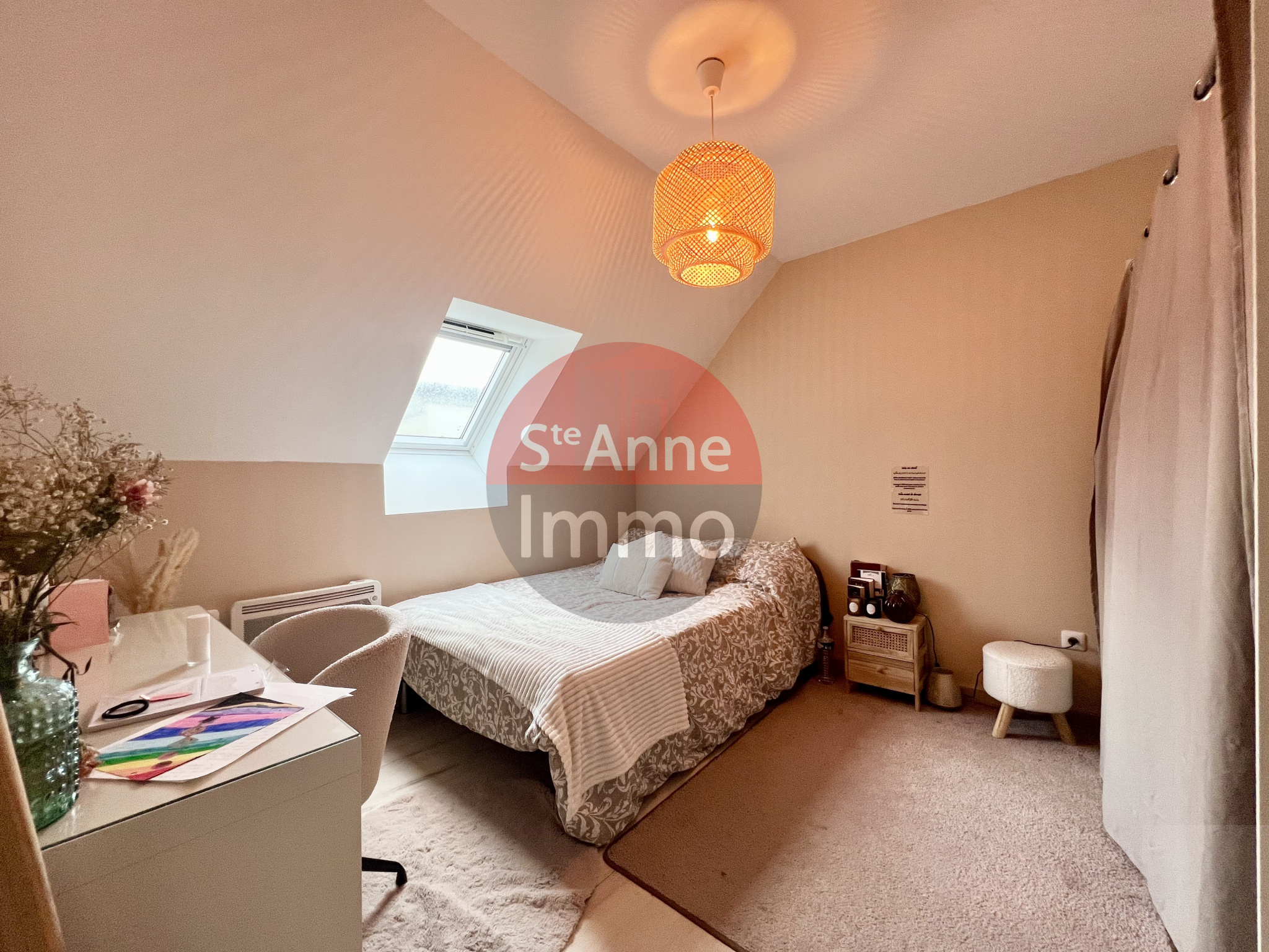 Immo80 – L'immobilier à Amiens et dans la Somme-AMIENS – QUARTIER SAINT ACHEUL – PAVILLON INDIVIDUEL DE PLAIN PIED AVEC ETAGE – JARDIN – STATIONNEMENT PRIVATI