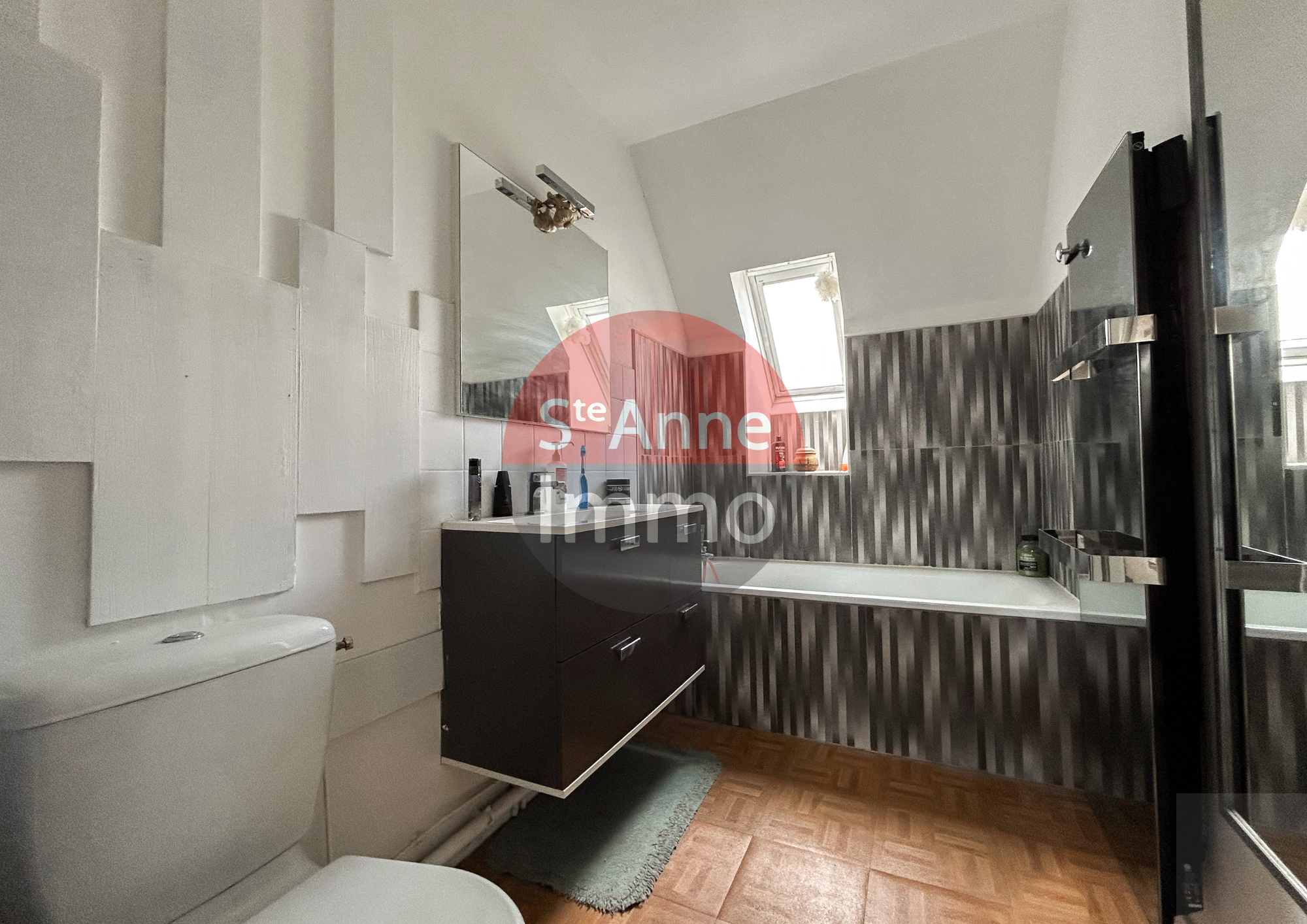Immo80 – L'immobilier à Amiens et dans la Somme-BEAUFORT-EN-SANTERRE – PAVILLON INDIVIDUEL AVEC AUTONOMIE DE PLAIN PIED – 4 CHAMBRES – GARAGE – COUR – JARDIN