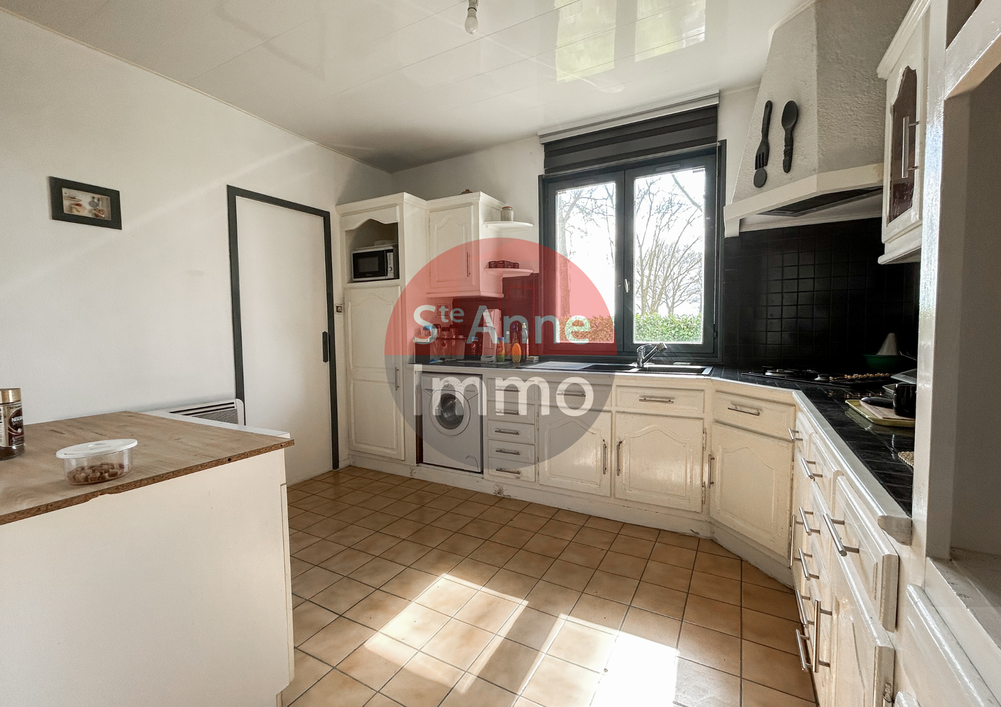 Immo80 – L'immobilier à Amiens et dans la Somme-BEAUFORT-EN-SANTERRE – PAVILLON INDIVIDUEL AVEC AUTONOMIE DE PLAIN PIED – 4 CHAMBRES – GARAGE – COUR – JARDIN