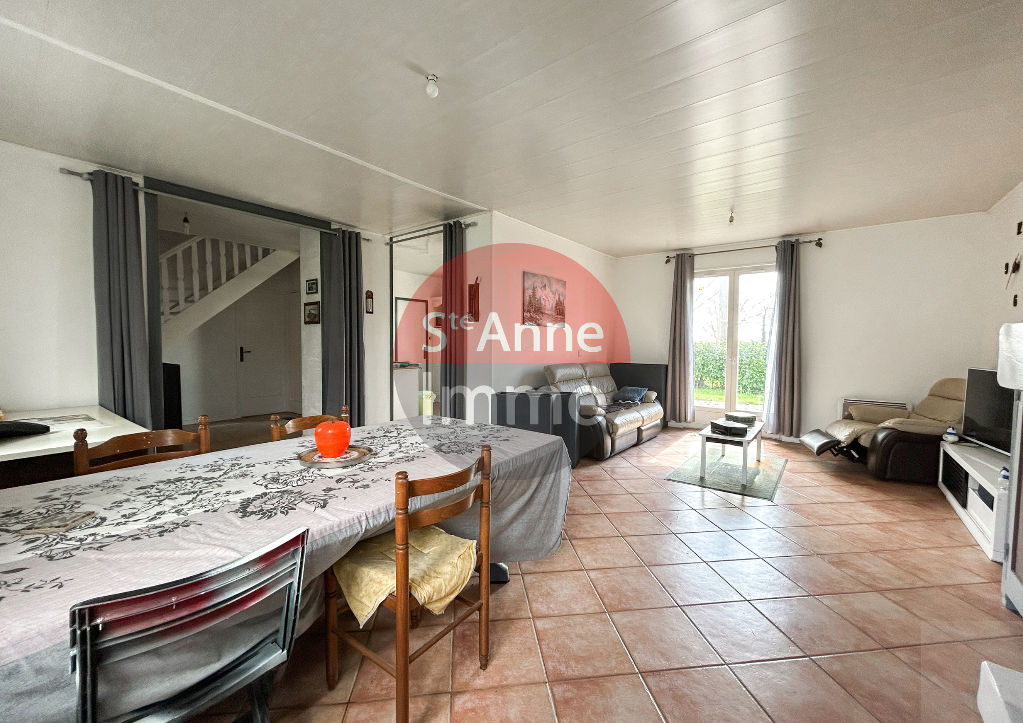 Immo80 – L'immobilier à Amiens et dans la Somme-BEAUFORT-EN-SANTERRE – PAVILLON INDIVIDUEL AVEC AUTONOMIE DE PLAIN PIED – 4 CHAMBRES – GARAGE – COUR – JARDIN