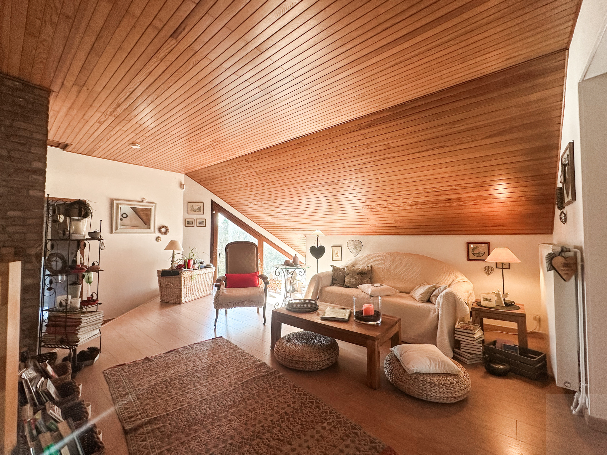 Immo80 – L'immobilier à Amiens et dans la Somme-MONTDIDIER – PAVILLON INDIVIDUEL – SOUS-SOL COMPLET – 6 CHAMBRES