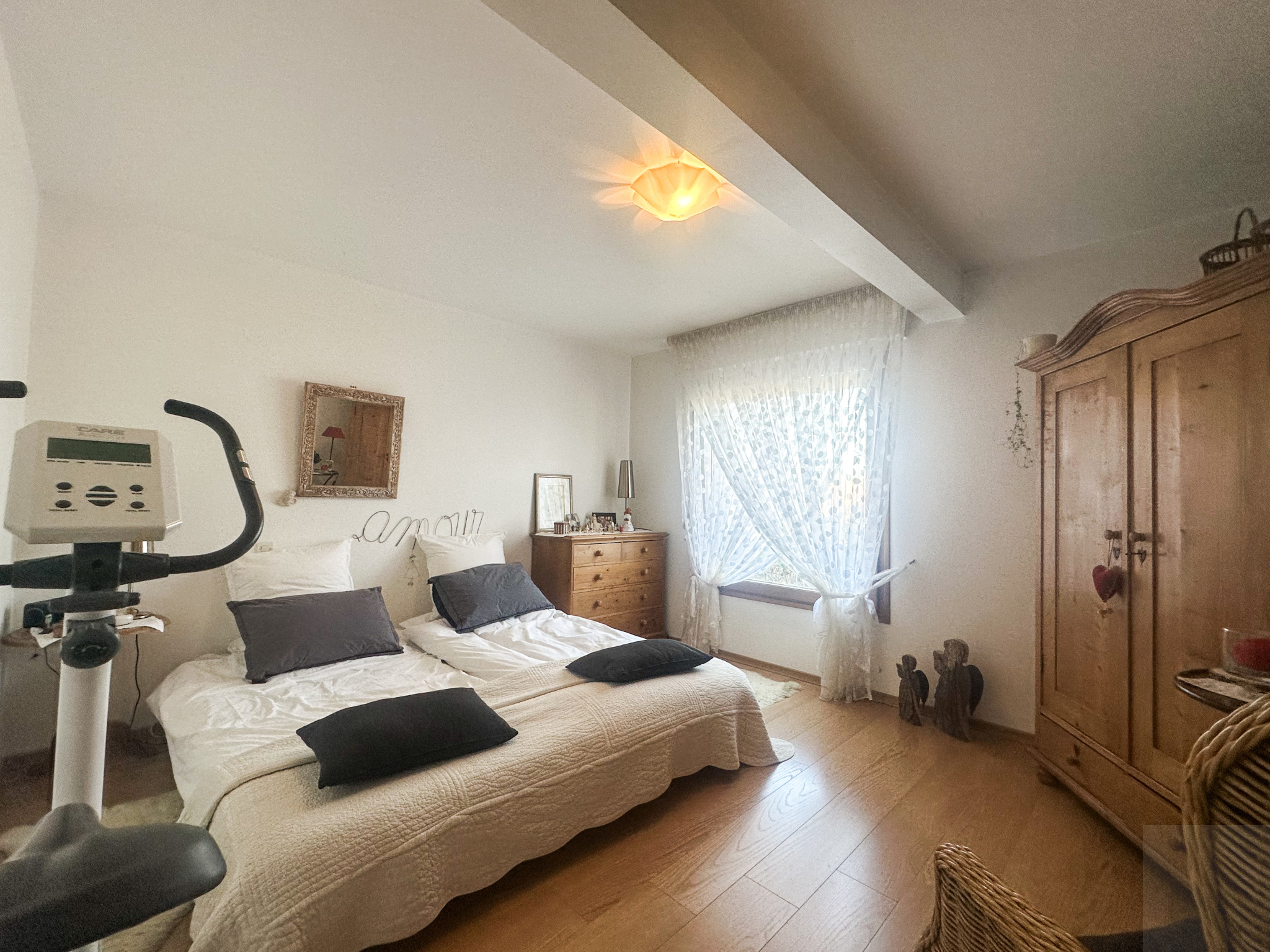 Immo80 – L'immobilier à Amiens et dans la Somme-MONTDIDIER – PAVILLON INDIVIDUEL – SOUS-SOL COMPLET – 6 CHAMBRES