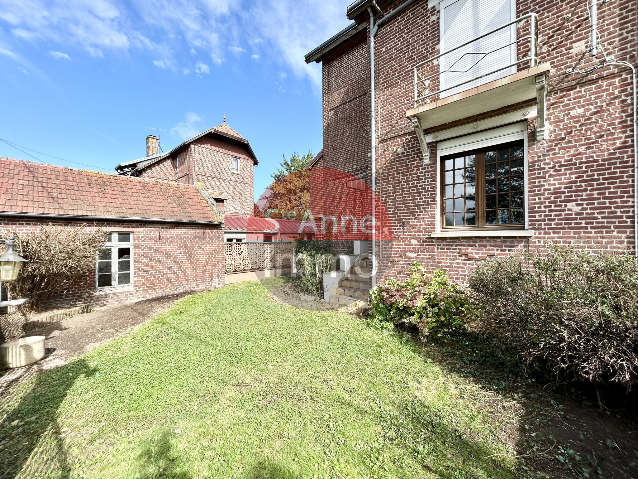 Immo80 – L'immobilier à Amiens et dans la Somme-NESLE – 120m2 – MAISON SEMI-MITOYENNE – 3 CHAMBRES – 1 BUREAU –...