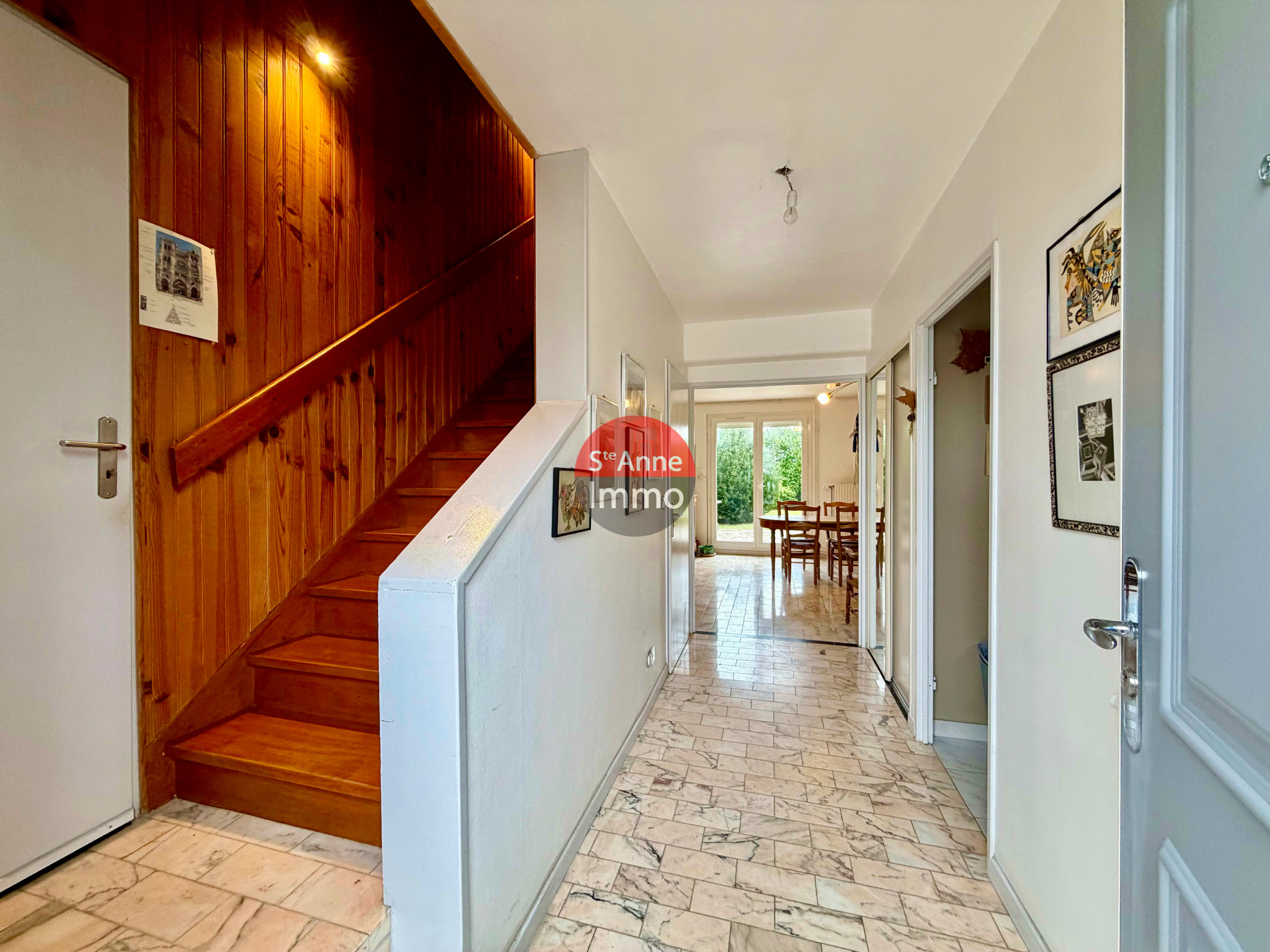 Immo80 – L'immobilier à Amiens et dans la Somme-AMIENS – QUARTIER VAL D&rsquo;AVRE – PAVILLON MITOYEN – 3 CHAMBRES – JARDIN – TERRASSE – GARAGE