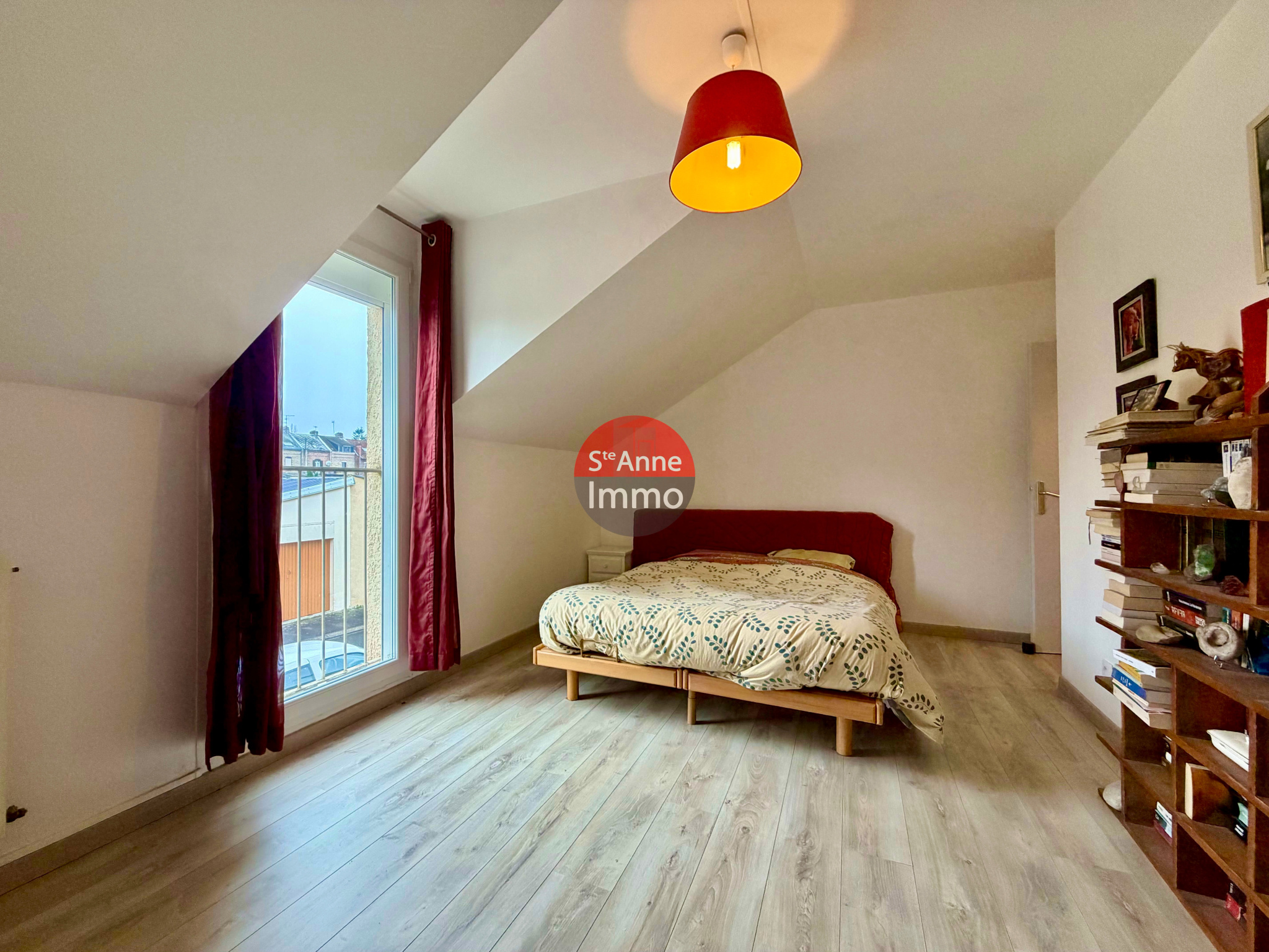Immo80 – L'immobilier à Amiens et dans la Somme-AMIENS – QUARTIER VAL D&rsquo;AVRE – PAVILLON MITOYEN – 3 CHAMBRES – JARDIN – TERRASSE – GARAGE