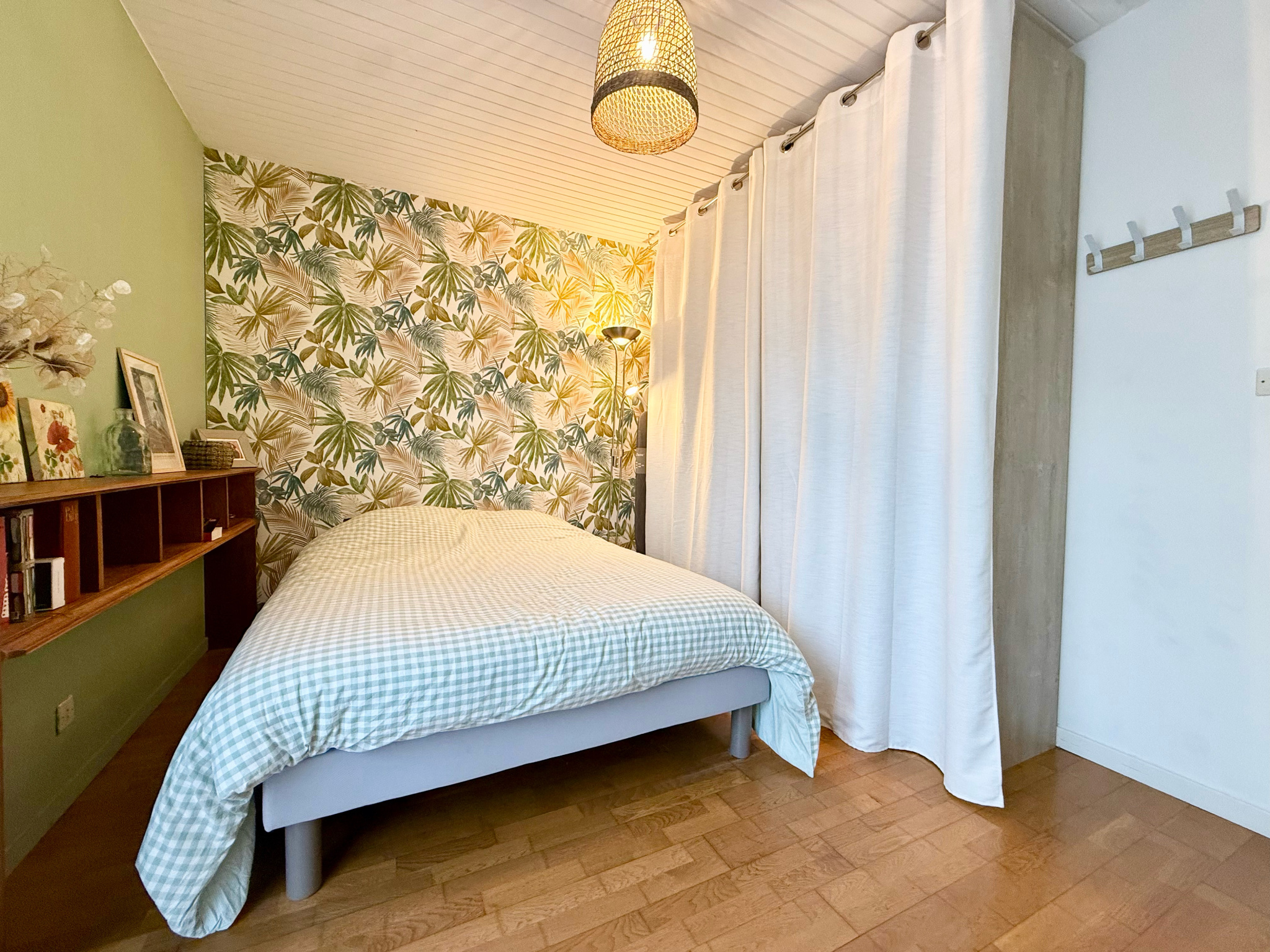 Immo80 – L'immobilier à Amiens et dans la Somme-AMIENS SUD EST – MAISON SEMI MITOYENNE – 3 CHAMBRES – SOUS SOL – GARAGE – JARDIN – DEPENDANCE