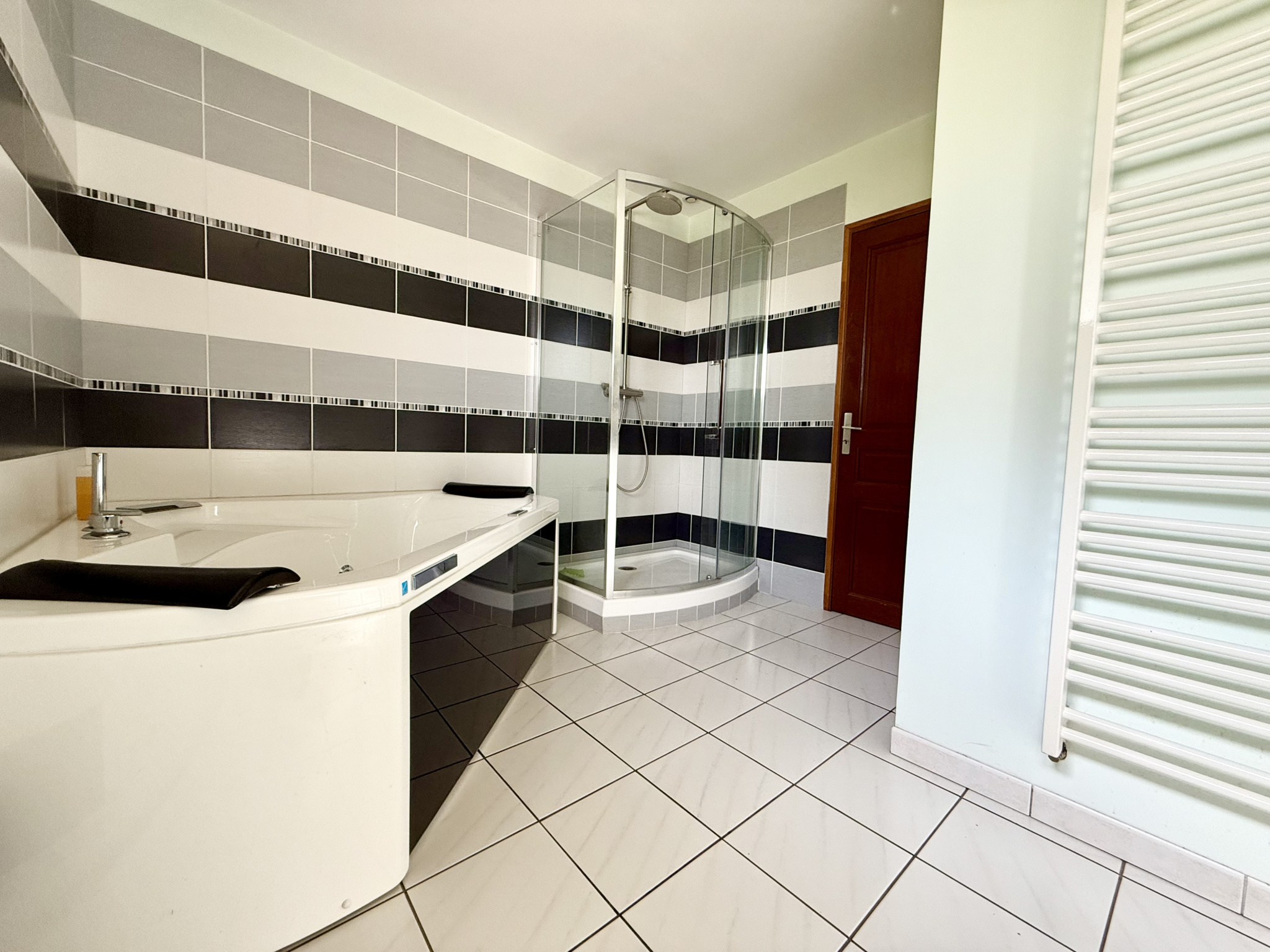 Immo80 – L'immobilier à Amiens et dans la Somme-BUIGNY SAINT MACLOU – PAVILLON INDIVIDUEL – 6 CHAMBRES – JARDIN – GARAGE