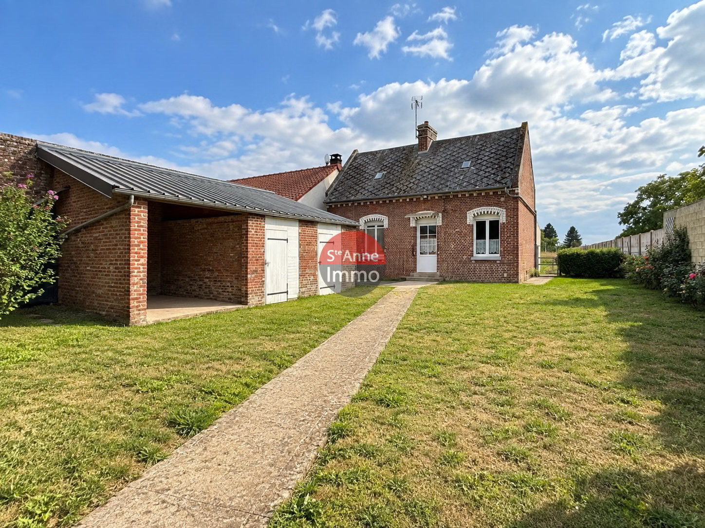 Immo80 – L'immobilier à Amiens et dans la Somme-PARVILLERS-LE-QUESNOY – MAISON SEMI-MITOYENNE – 2 CHAMBRES – GRENIER –...