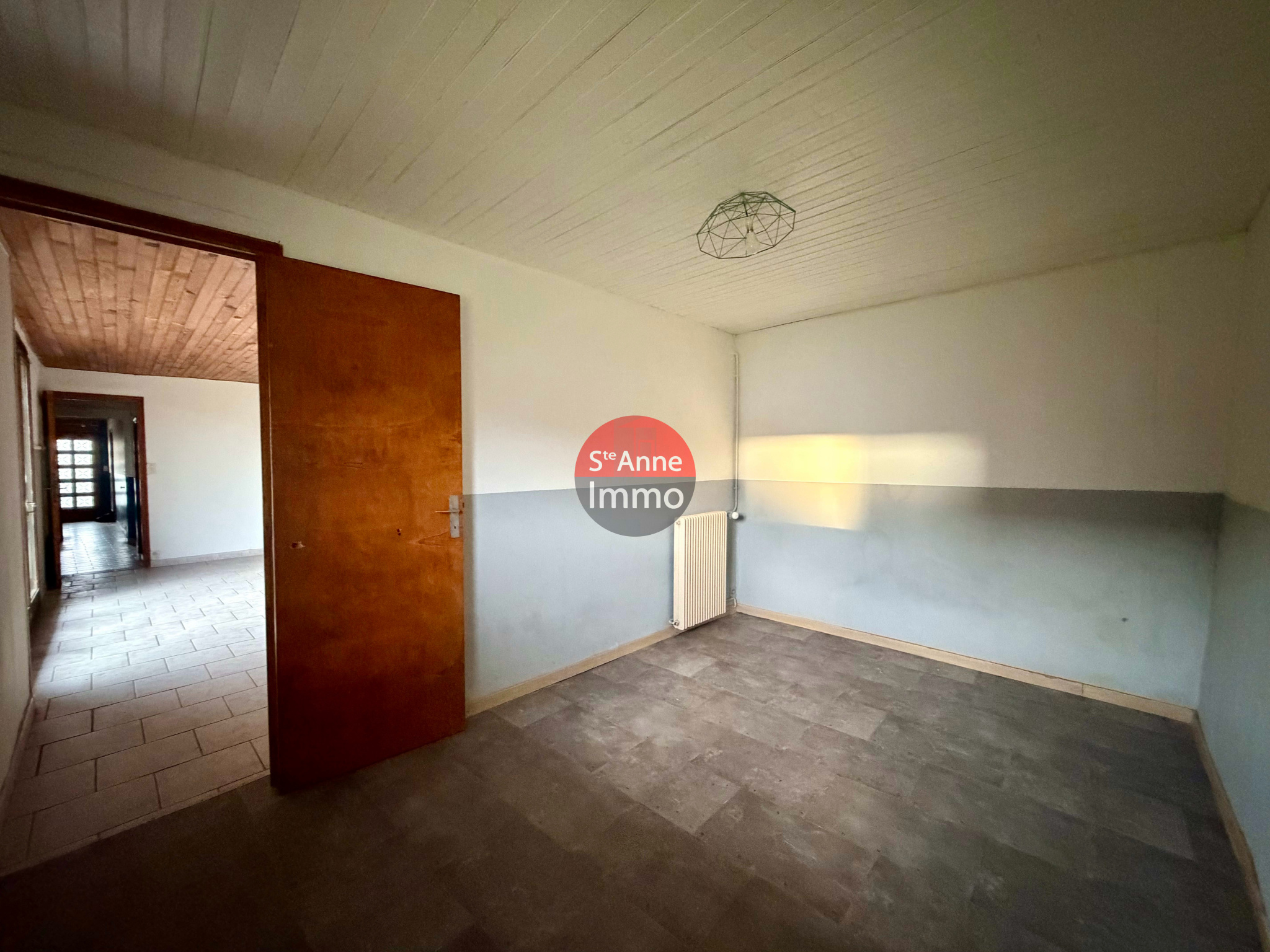 Immo80 – L'immobilier à Amiens et dans la Somme-LA-BOISSELLE – MAISON SEMI-MITOYENNE – AUTONOMIE DE PLEIN PIED – 4 CHAMBRES – JARDIN – TERRASSE – GARAGE